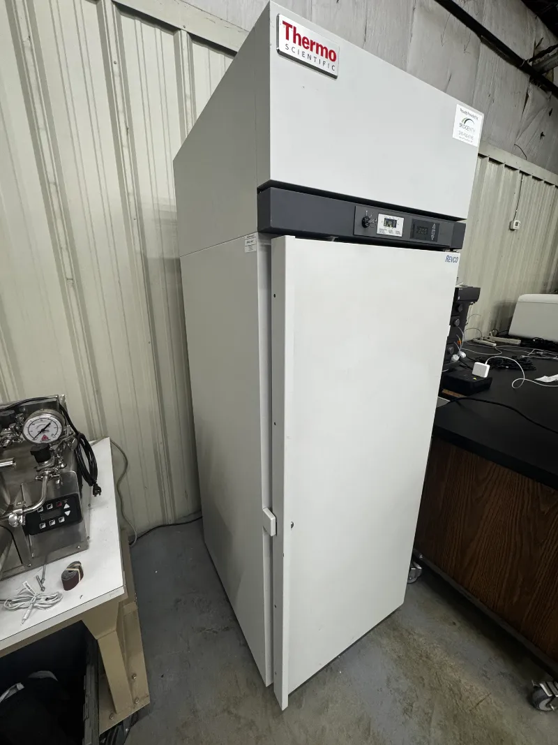 Thermo Fisher Revco UEN2320A19 23 cu.ft. -20C Freezer thumbnail 3