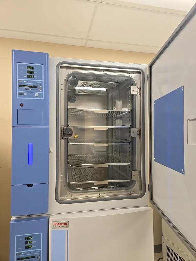 Thermo Forma 3307E Rel #22 CTS CO2 Cell Culture Incubator with Humidity Control thumbnail 3