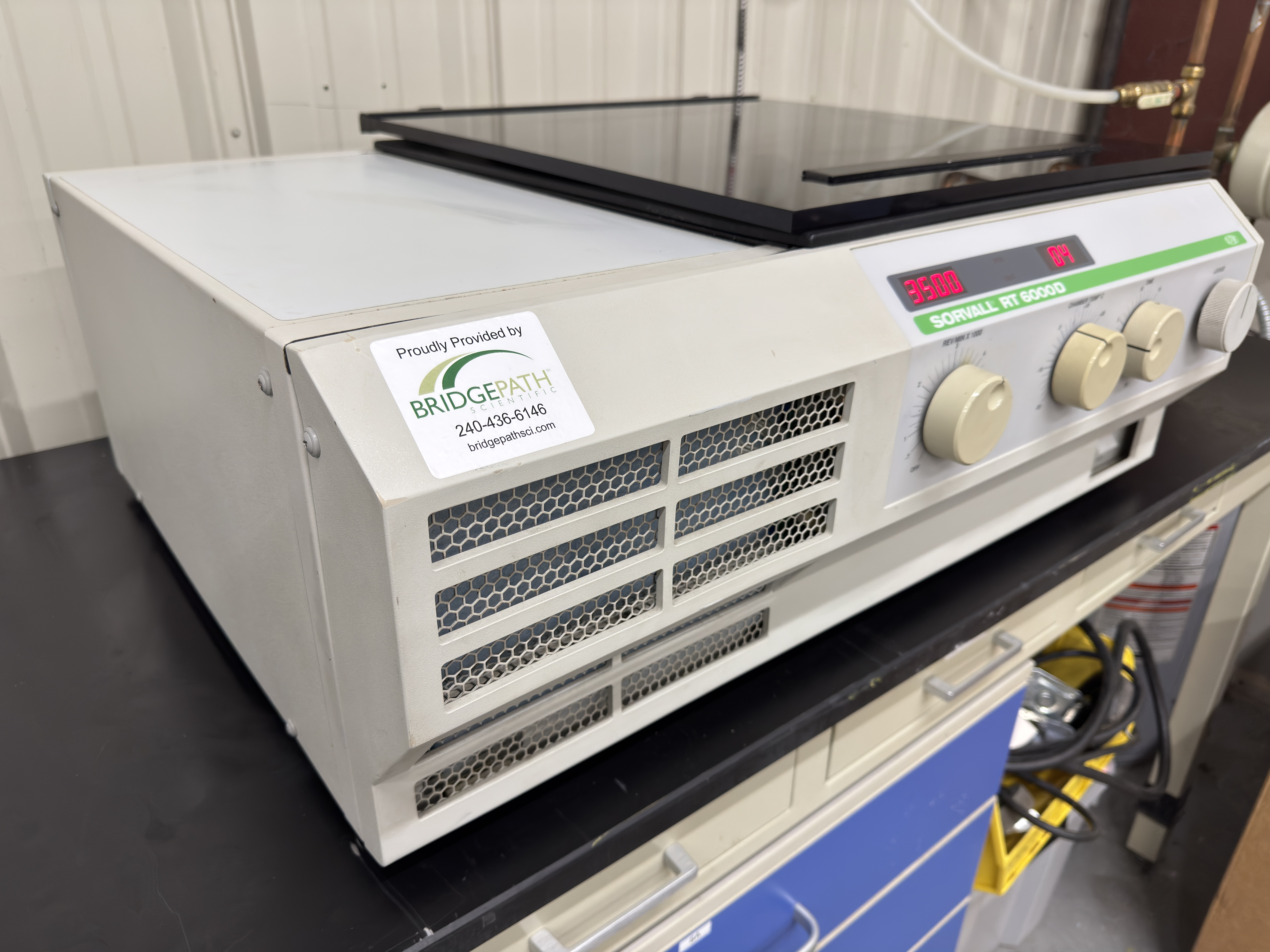 Thermo Scientific RT6000D Refrigerated Benchtop Centrifuge thumbnail 2
