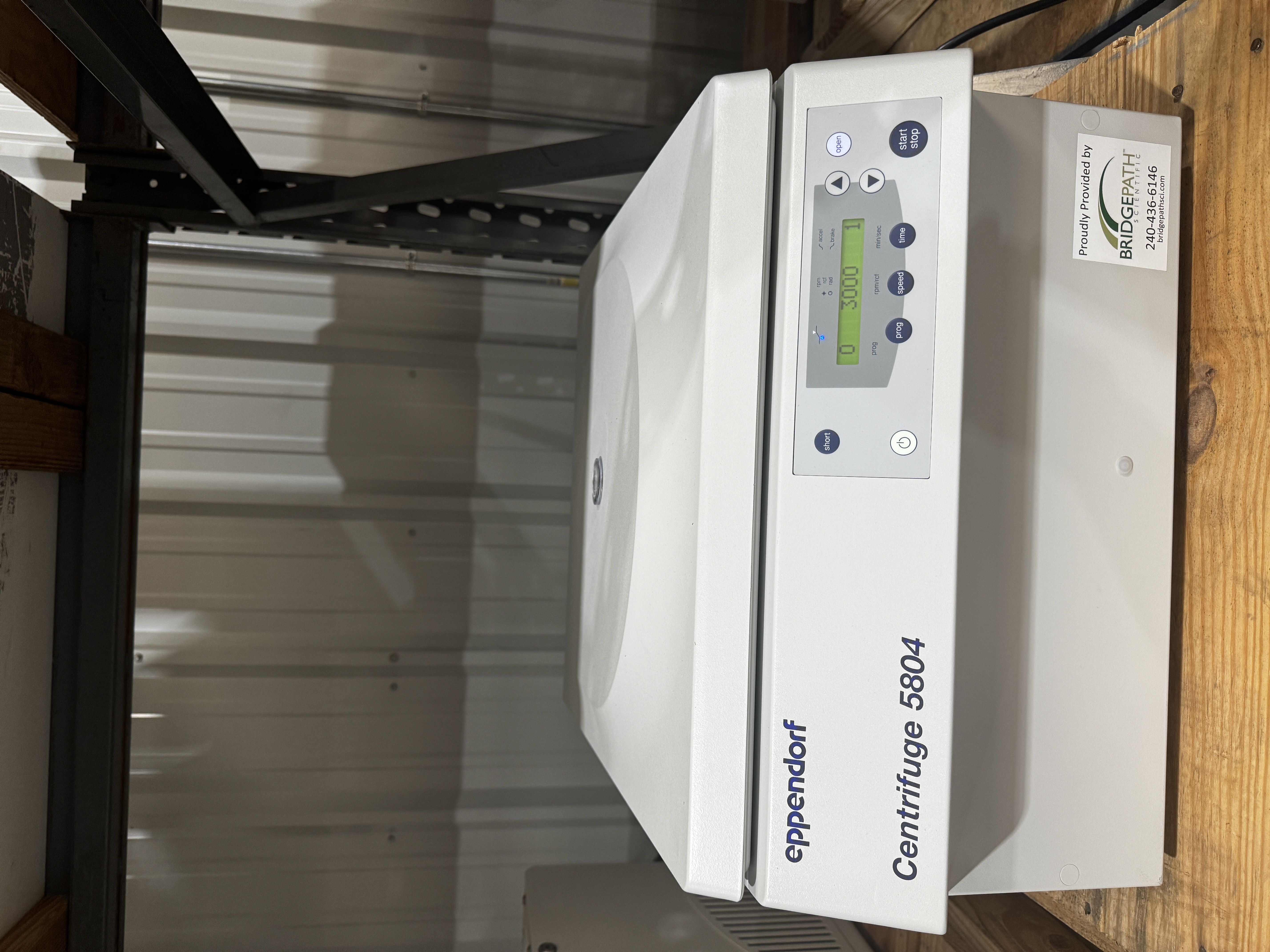 Eppendorf 5804 Benchtop Centrifuge thumbnail 3