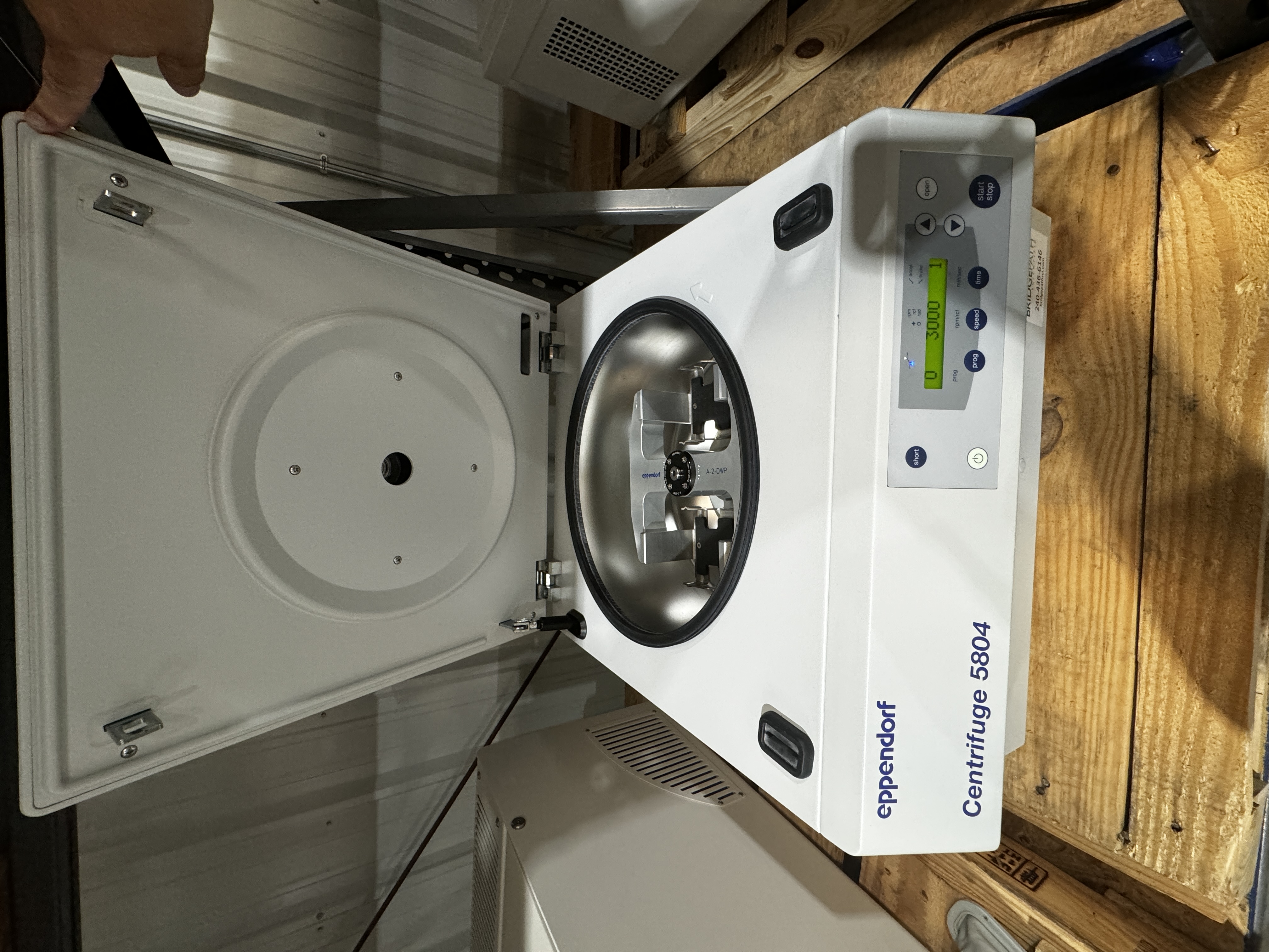 Eppendorf 5804 Benchtop Centrifuge thumbnail 6