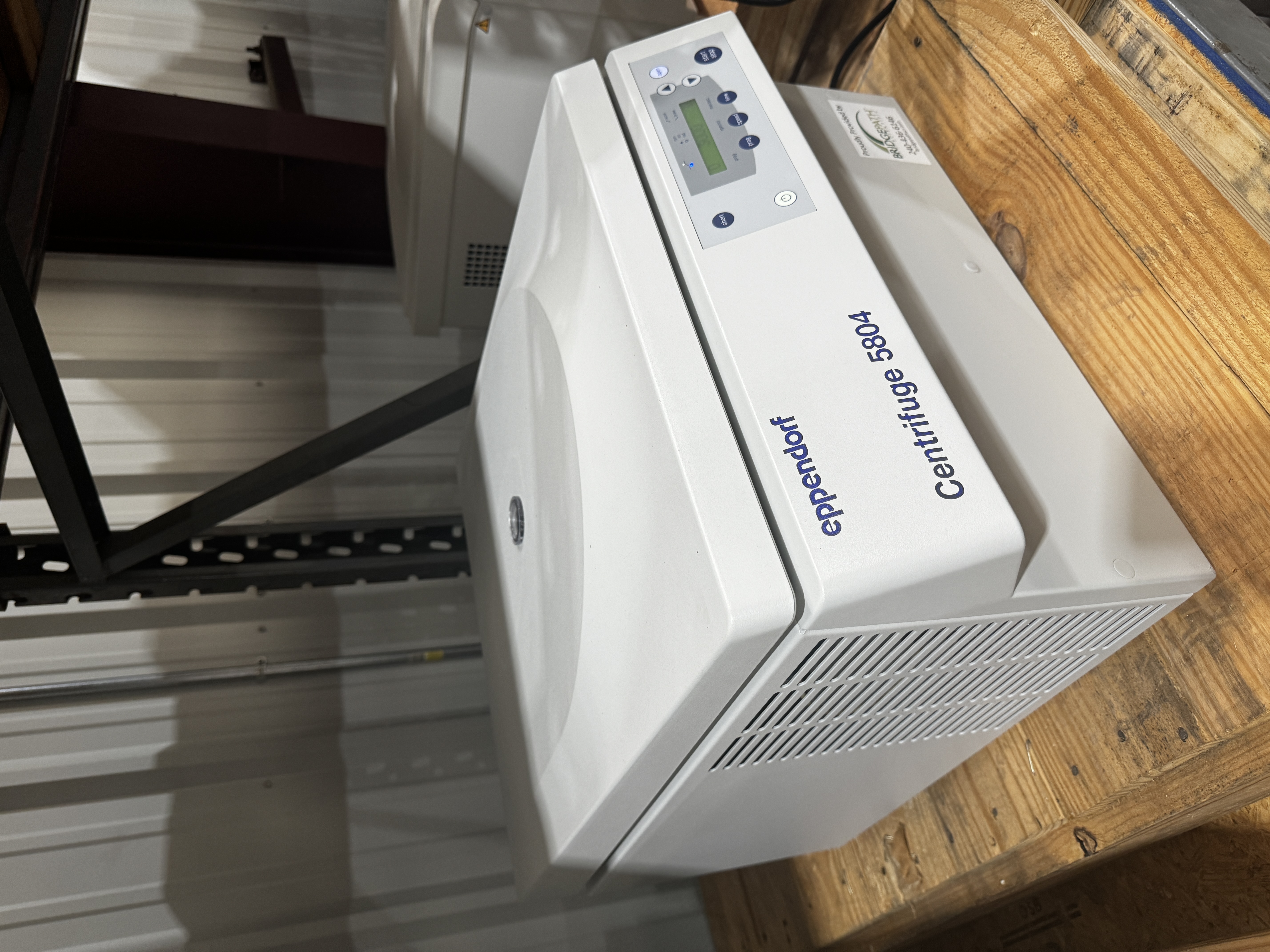 Eppendorf 5804 Benchtop Centrifuge thumbnail 4