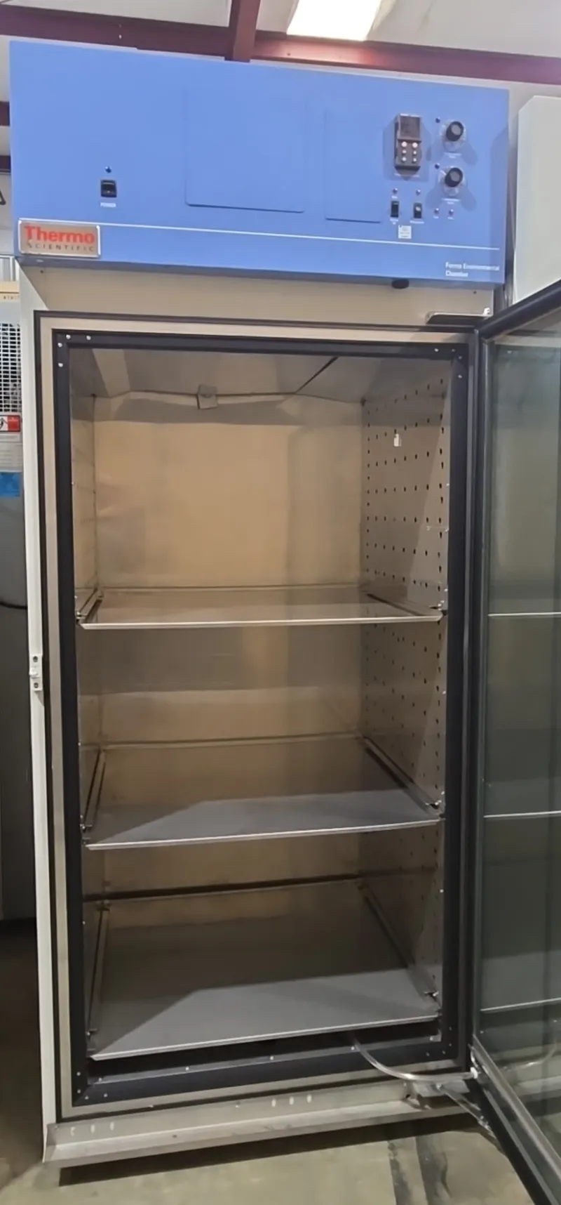 Thermo Scientific 29 cu.ft. Forma 3920 Refrigerated Environmental Chamber thumbnail 3
