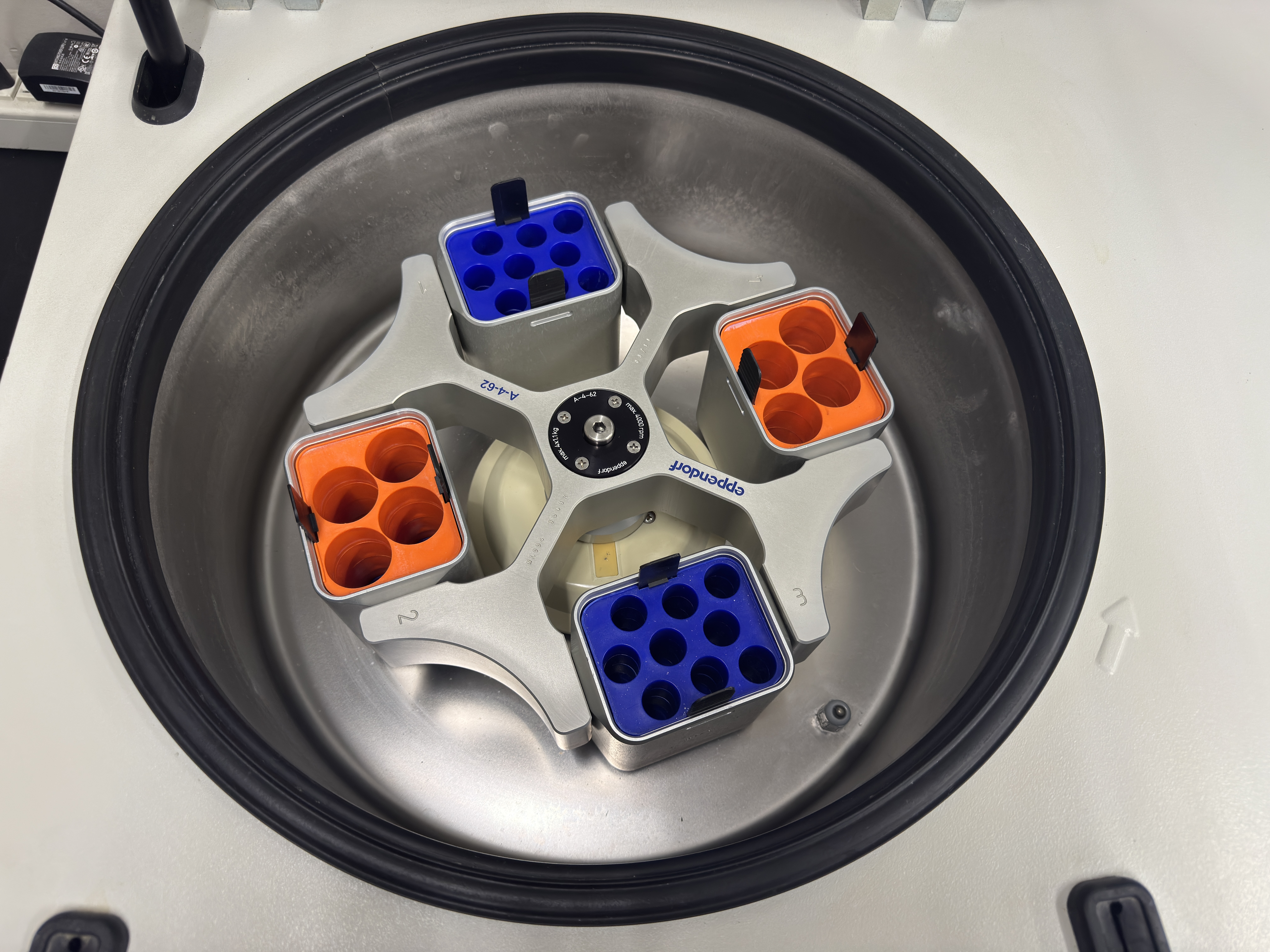 Eppendorf 5810R Refrigerated Benchtop Centrifuge thumbnail 7