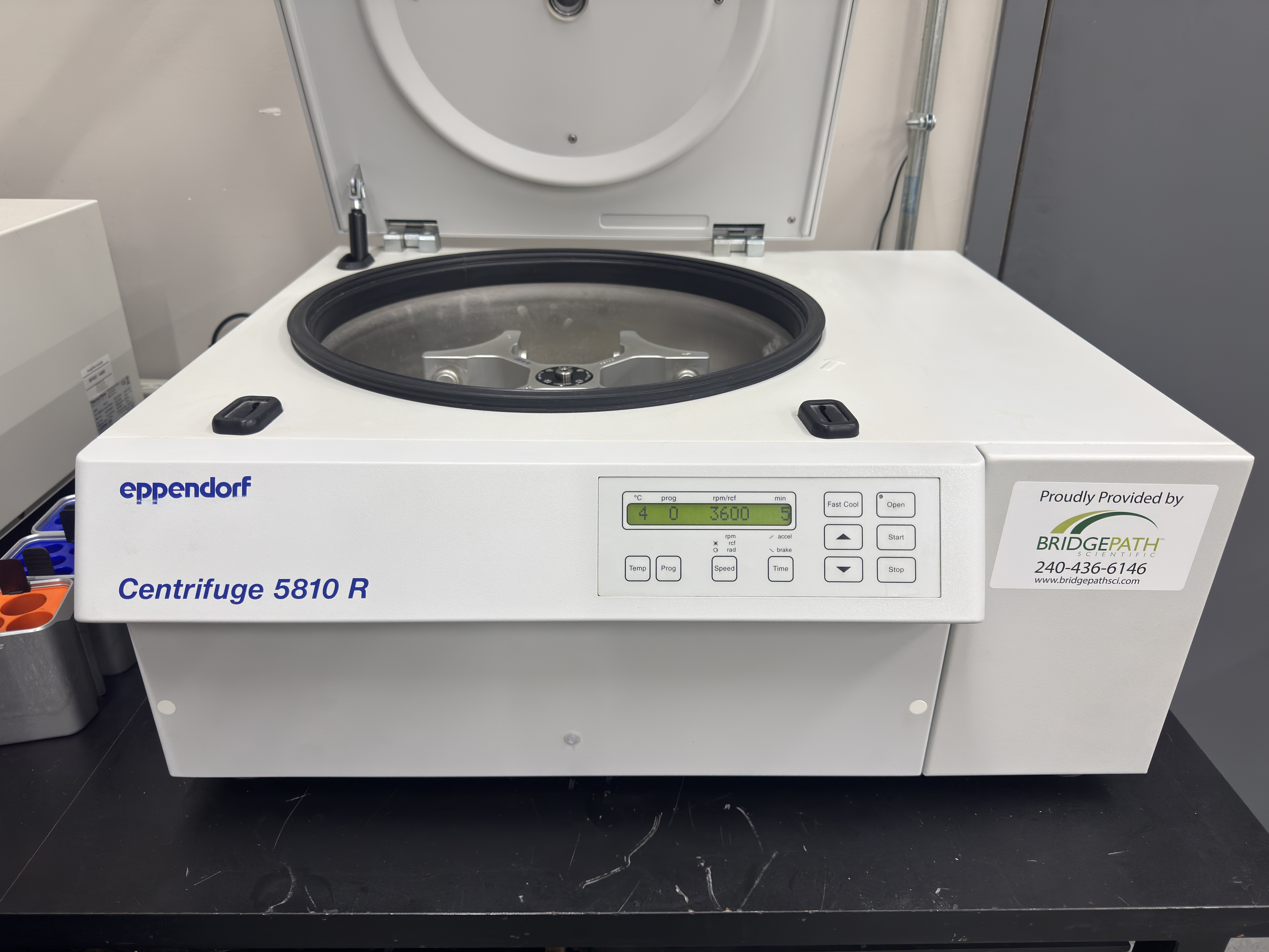Eppendorf 5810R Refrigerated Benchtop Centrifuge