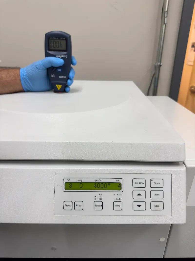 Eppendorf 5810R Refrigerated Benchtop Centrifuge thumbnail 2
