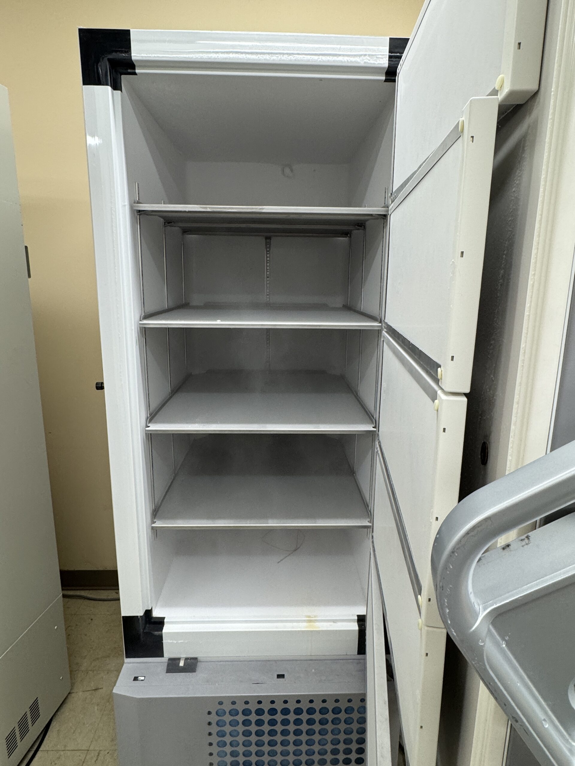 Thermo Scientific RLE40086D -86°C Ultra-Low Temperature Upright Freezer, 19.4 CU FT ,208/230V thumbnail 7
