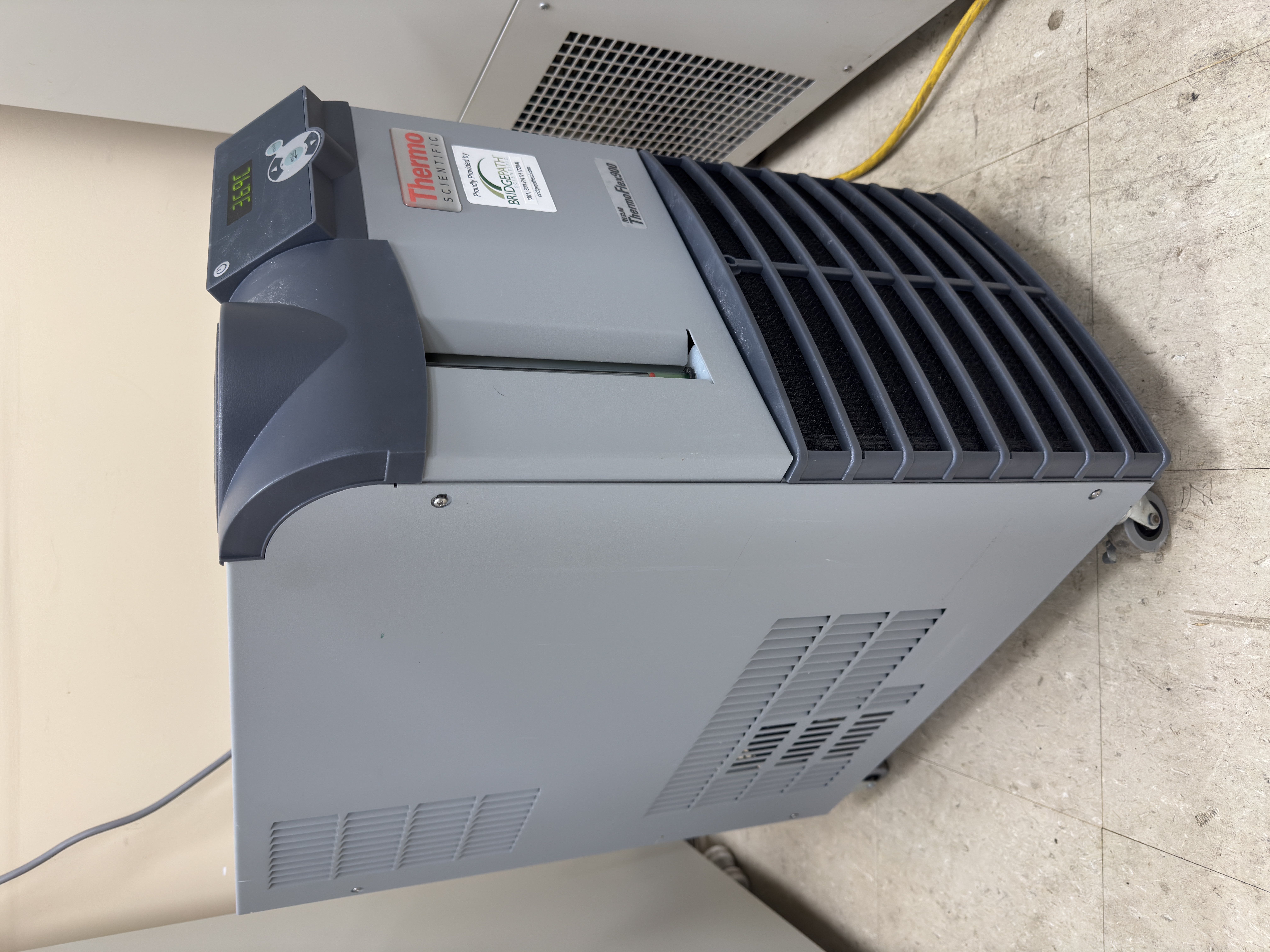 Thermo Scientific ThermoFlex 900 Recirculating Chiller thumbnail 3