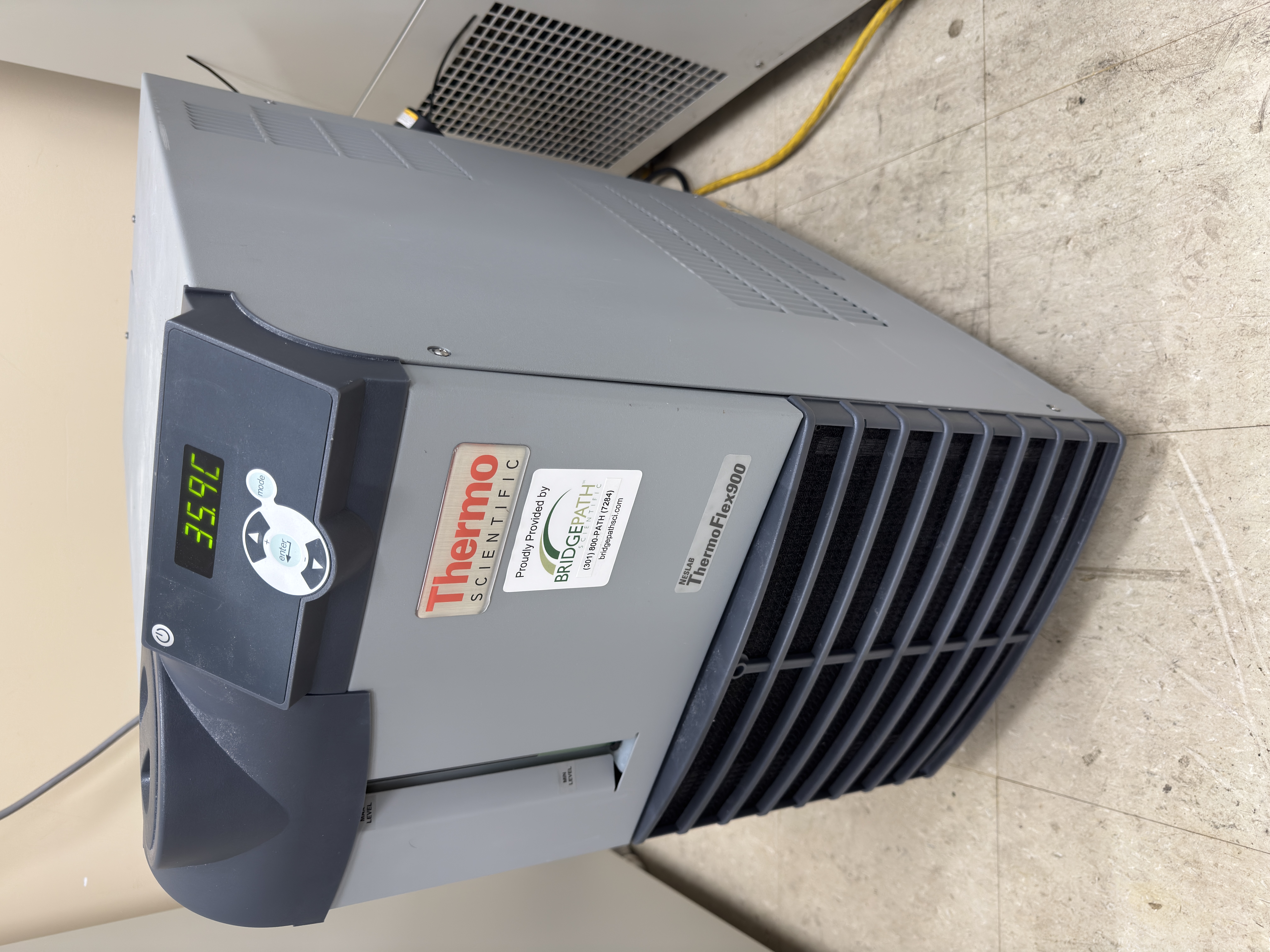 Thermo Scientific ThermoFlex 900 Recirculating Chiller thumbnail 4