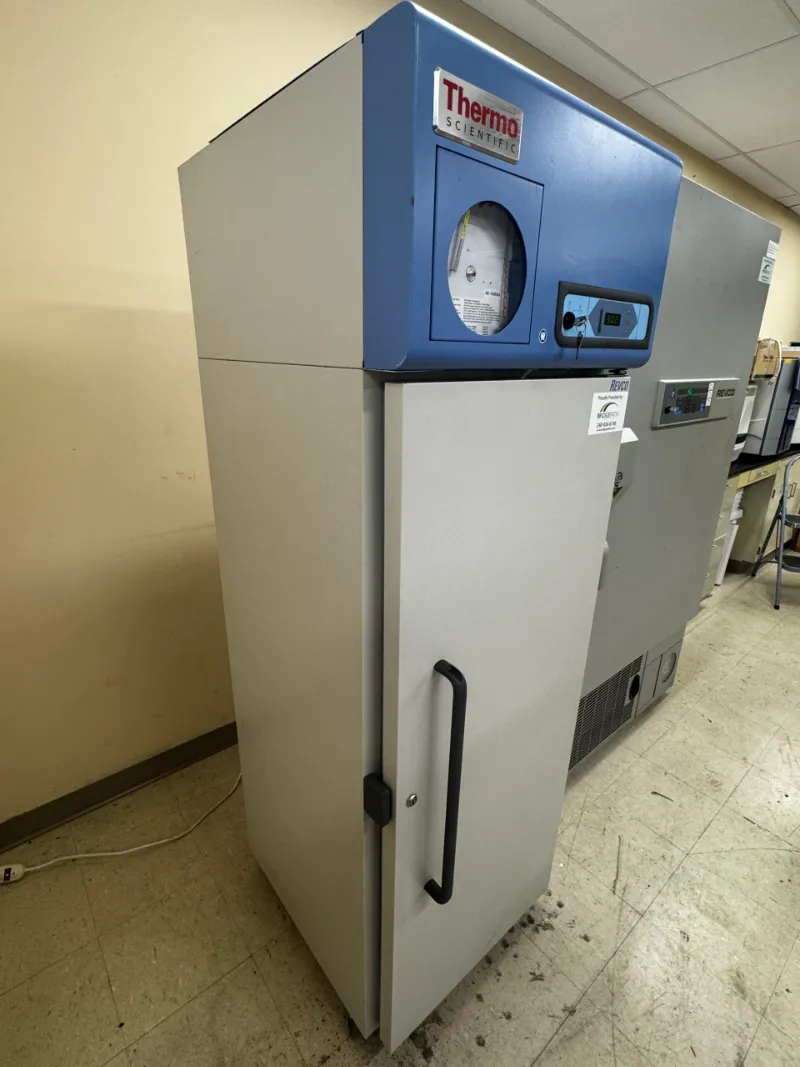 Thermo Scientific UFP1230A Revco Freezer 11.5-cu ft | 326L thumbnail 2