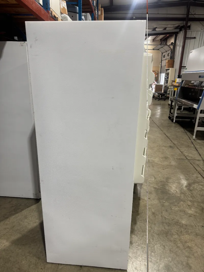 Lab-Line Frigid-Cab Flammable Storage Freezer thumbnail 3