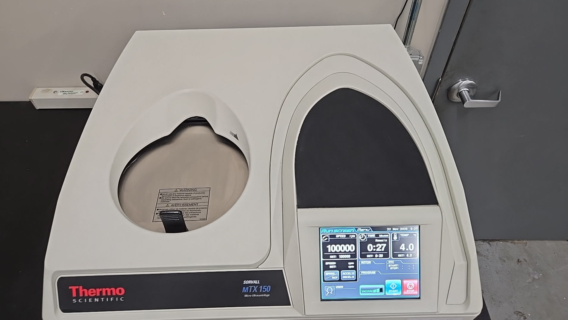 BTX ECM 830 Electroporation System with 630B Safety Chamber thumbnail 17