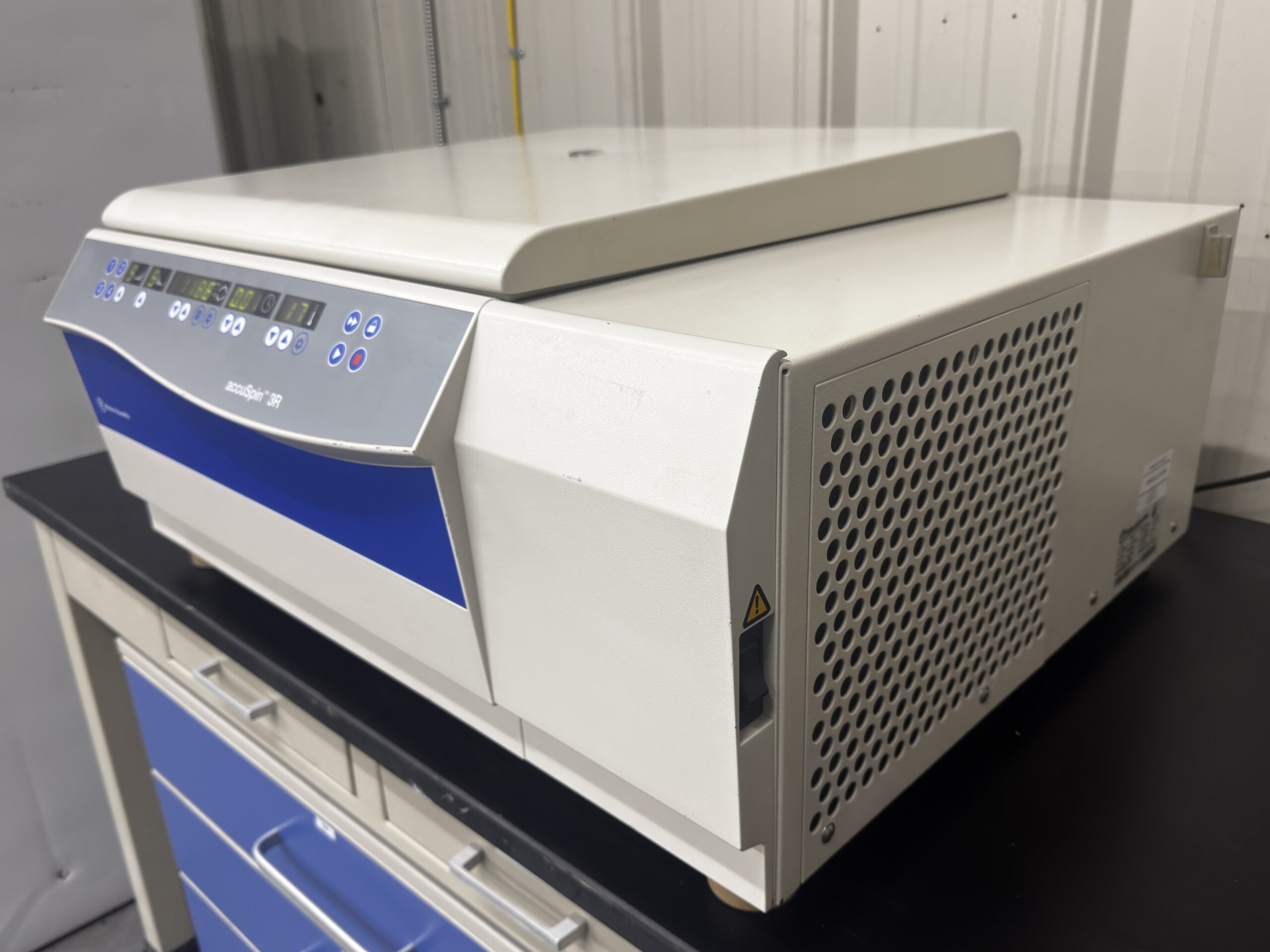 Fisher Scientific 3R Refrigerated Benchtop Centrifuge thumbnail 3
