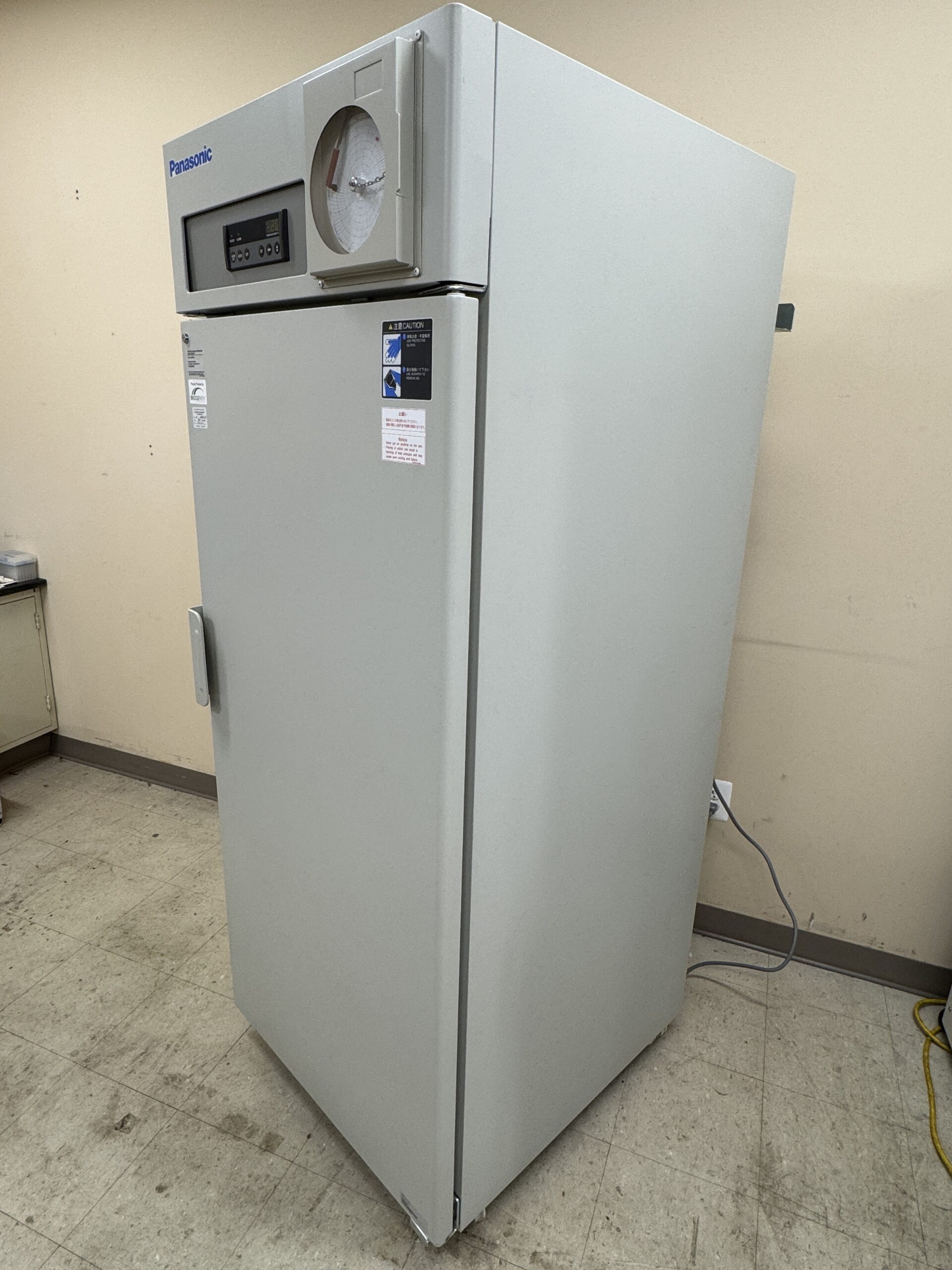 Panasonic MDF-U731-PA 22 cu ft. -15°C to -30°C Biomedical Freezer thumbnail 3