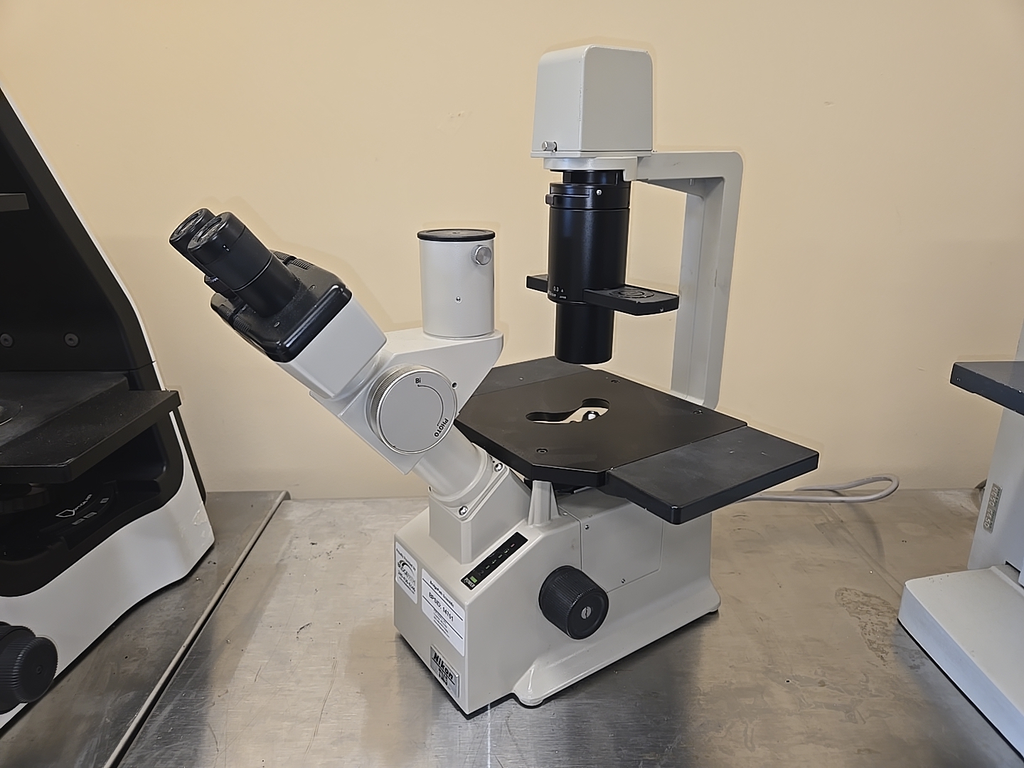 Leica  090-135-006 DMIL Inverted Phase Contrast Microscope