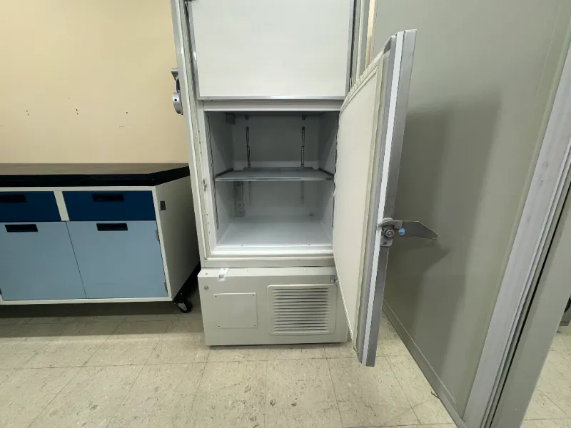 Sanyo MDF-U53VC -80C 18 cu.ft. Ultra Low Freezer (230V) thumbnail 4