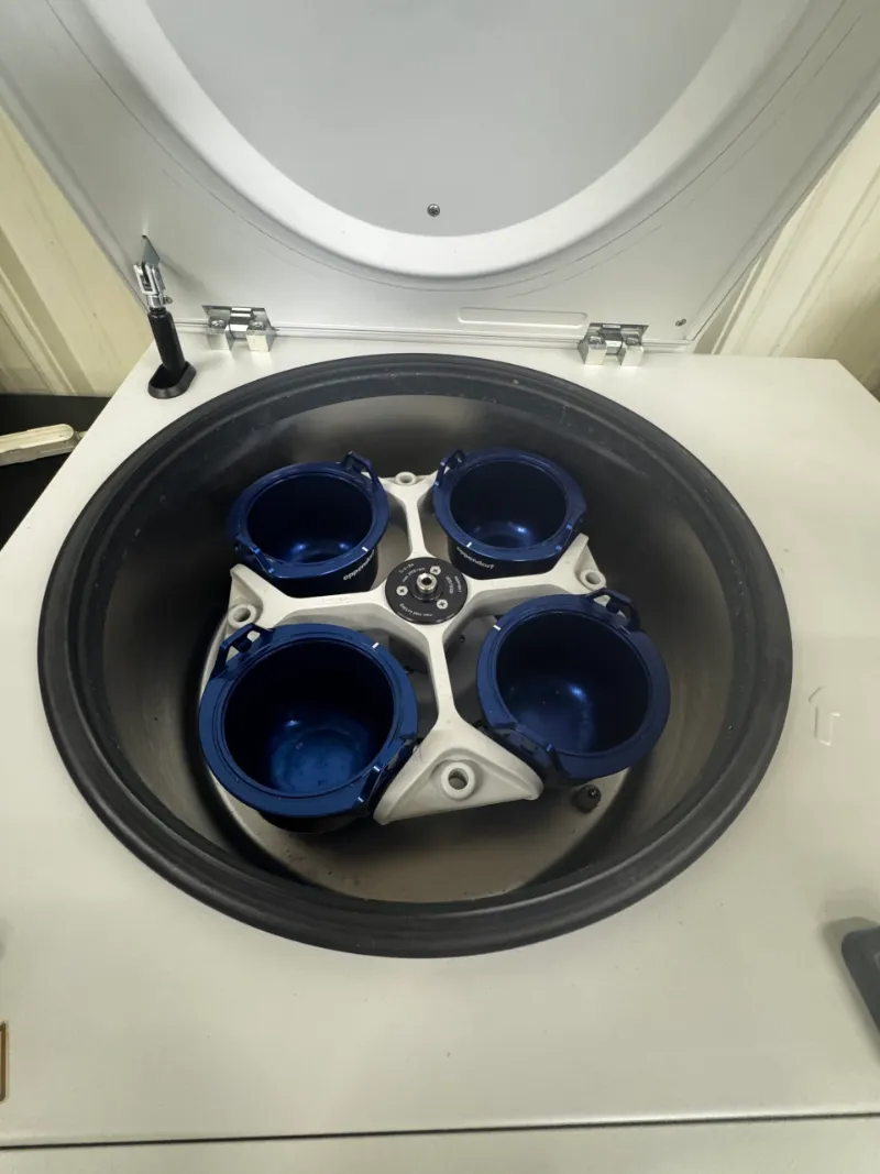 Eppendorf 5810 Benchtop Centrifuge thumbnail 5