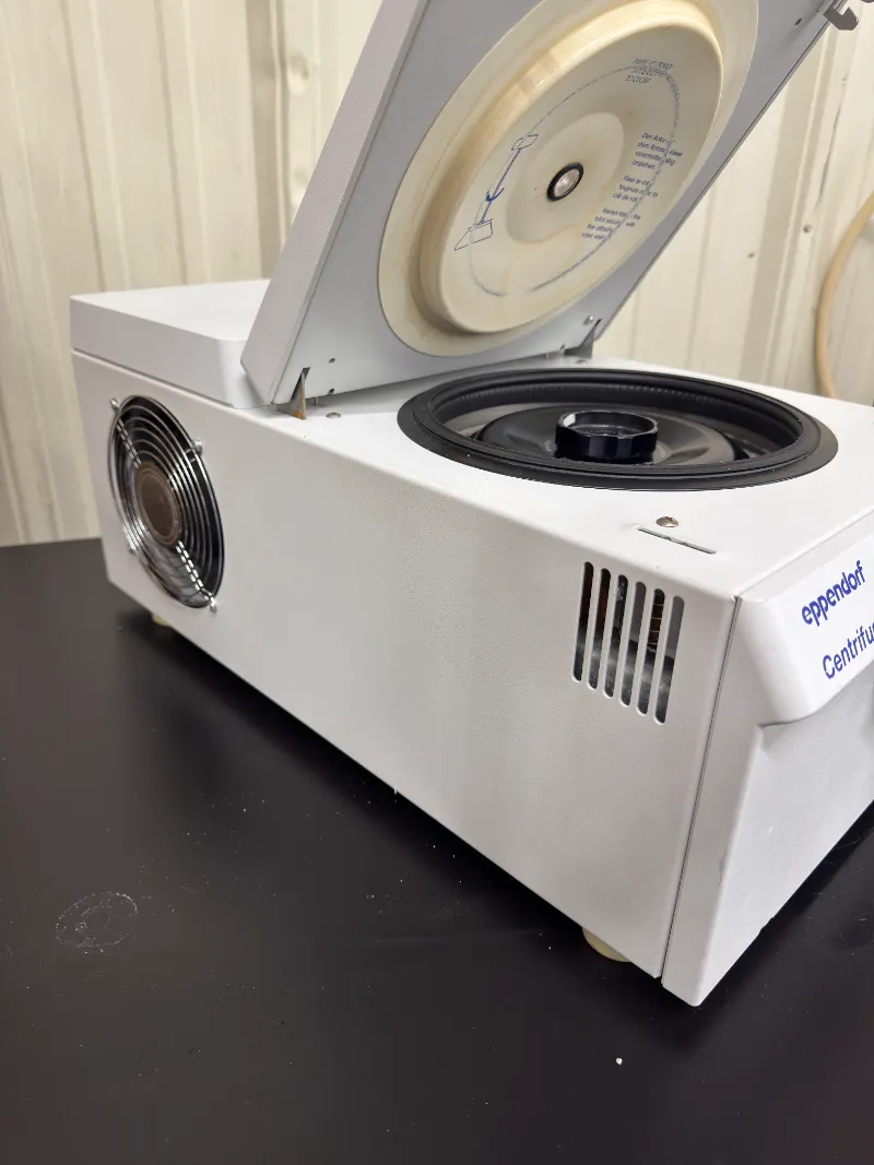Eppendorf 5417R Refrigerated Benchtop Centrifuge thumbnail 3