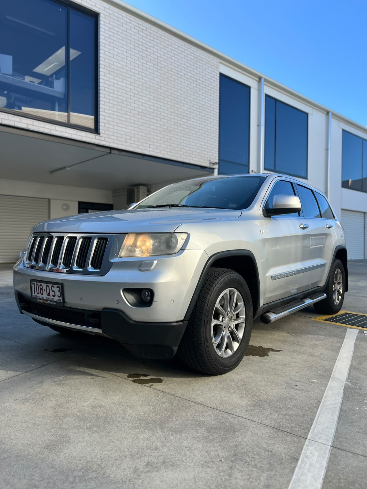2011 Jeep Grand Cherokee Limited photo 2