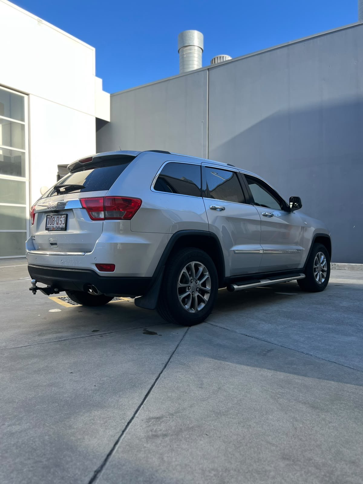 2011 Jeep Grand Cherokee Limited photo 3