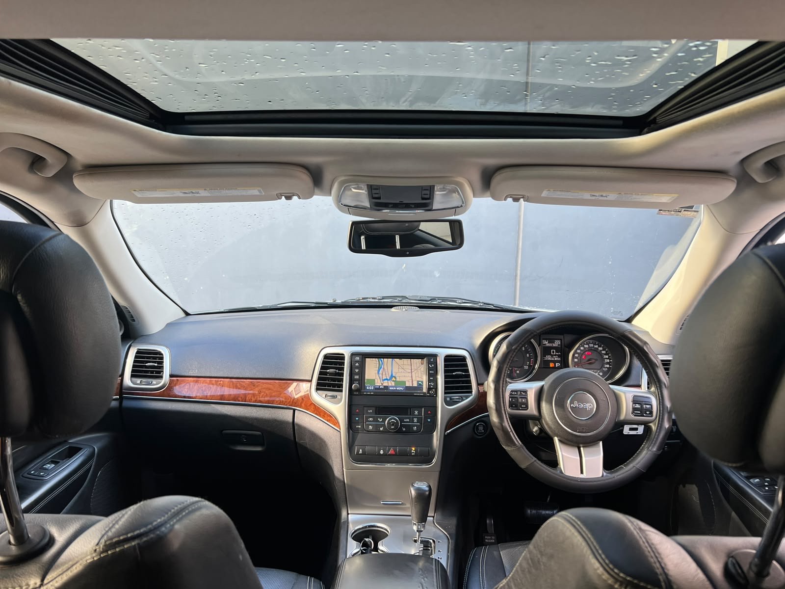 2011 Jeep Grand Cherokee Limited photo 6