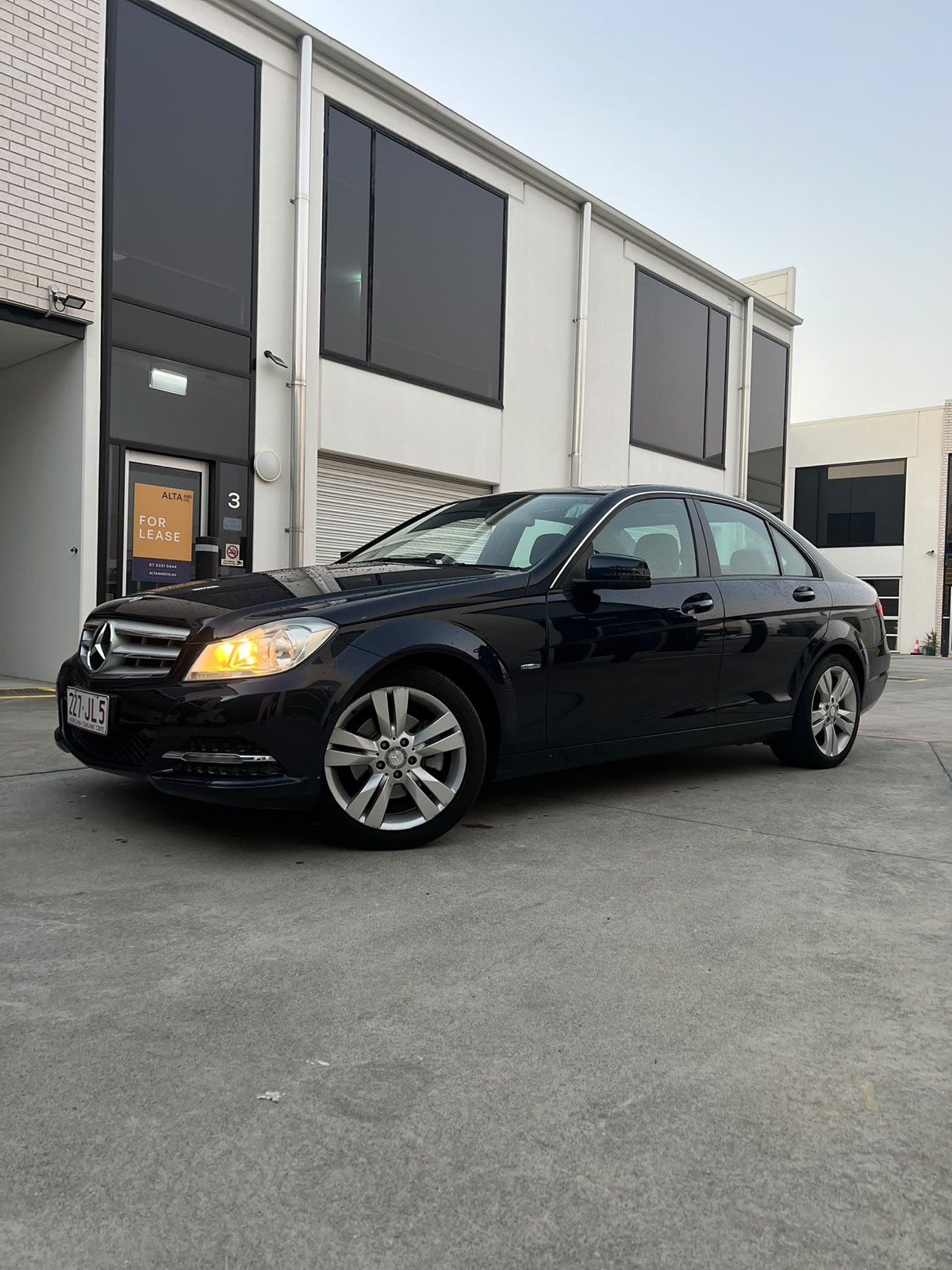 2012 Mercedes-Benz C200 photo 2