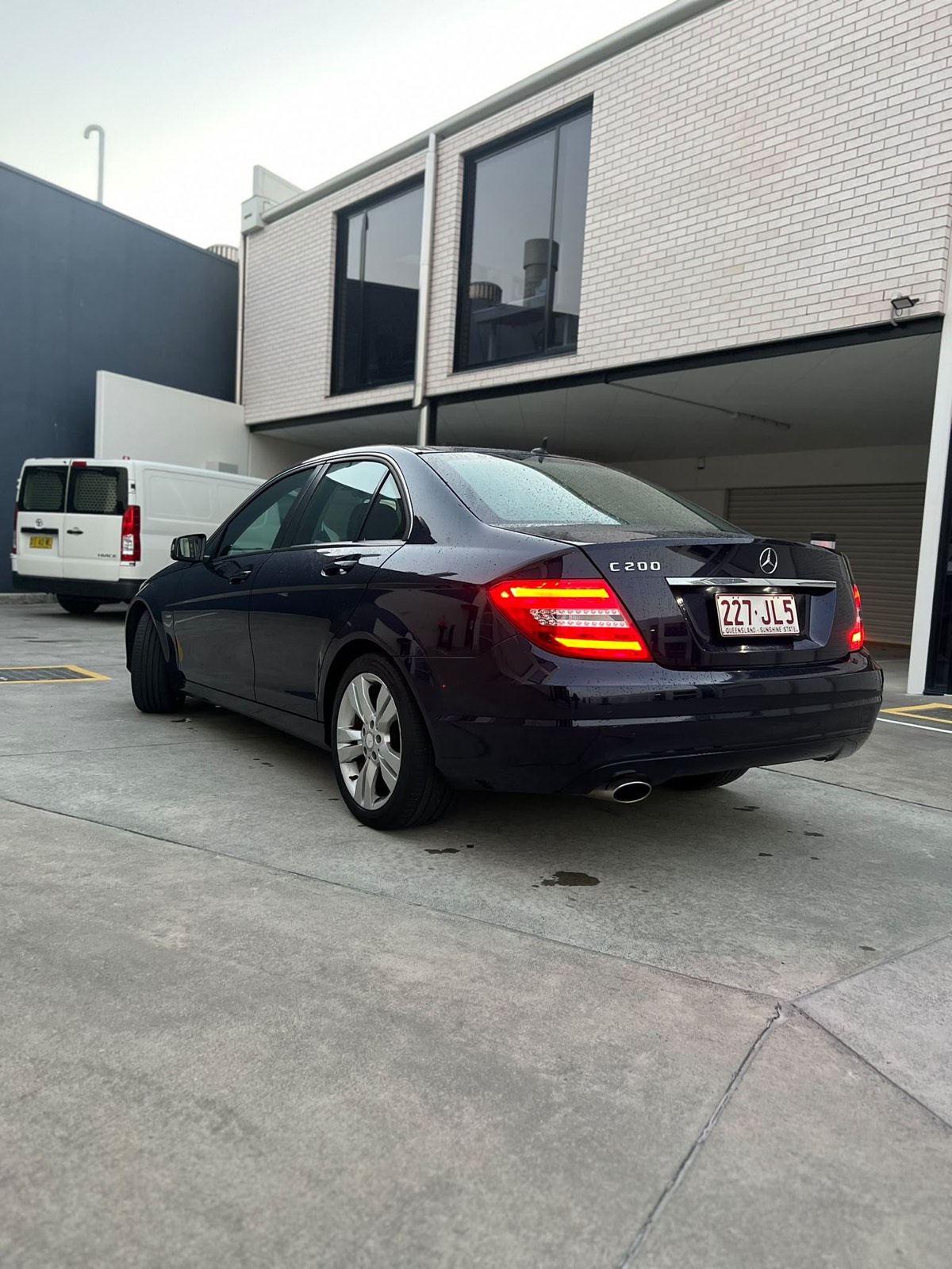 2012 Mercedes-Benz C200 photo 3