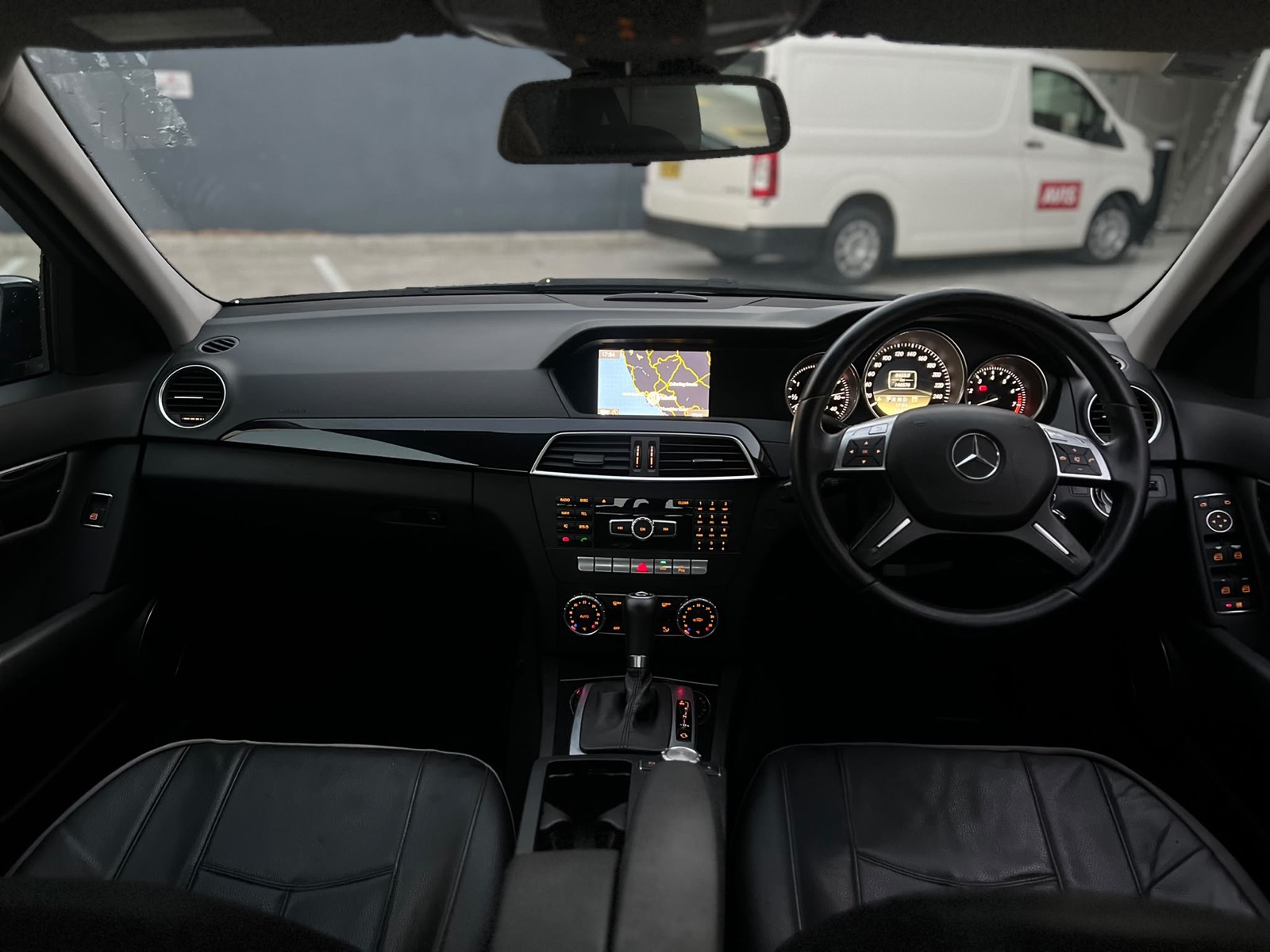 2012 Mercedes-Benz C200 photo 6