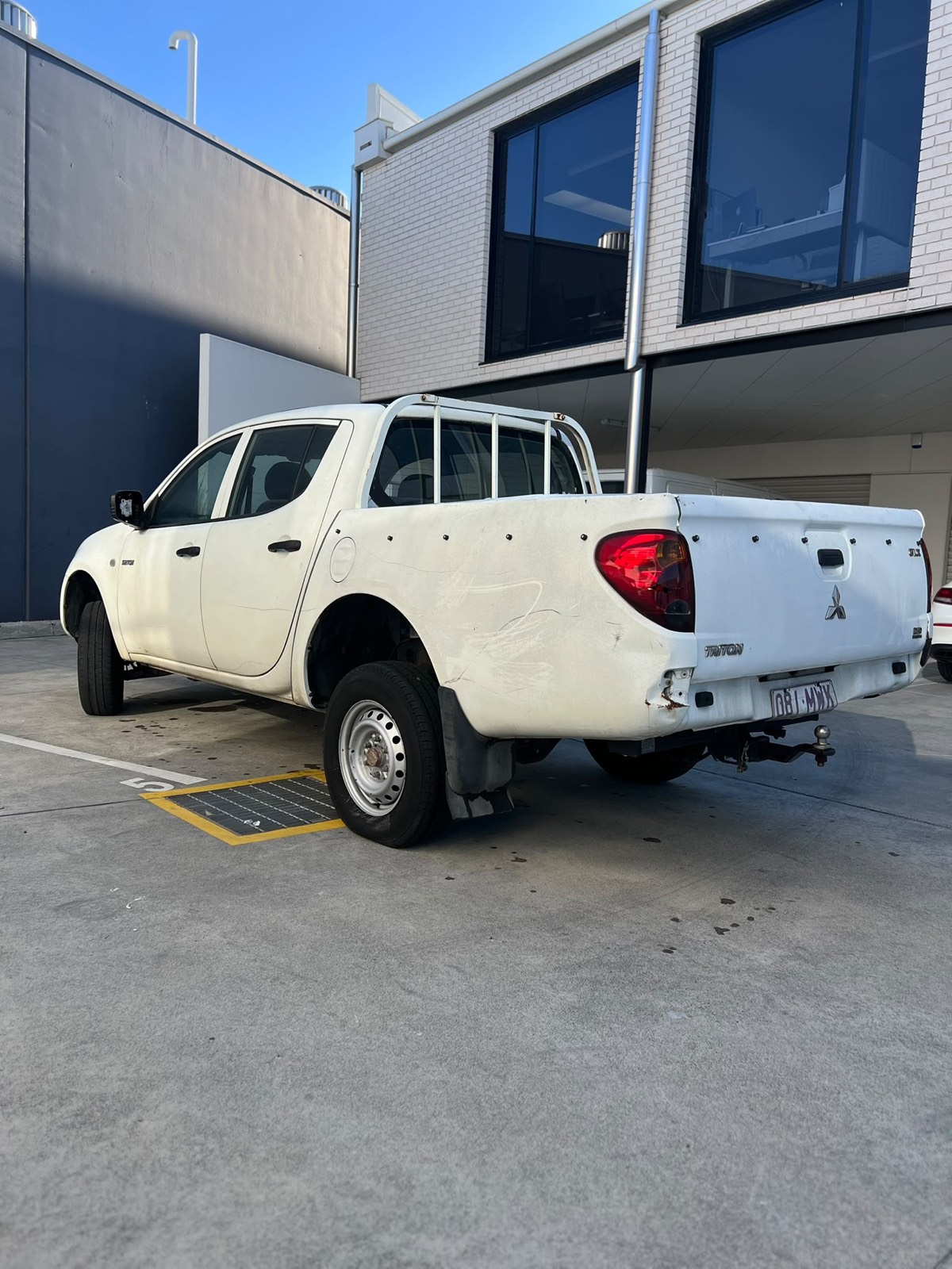 2010 Mitsubishi Triton GLX photo 4