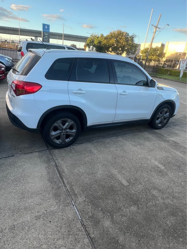 2017 Suzuki Vitara photo 9