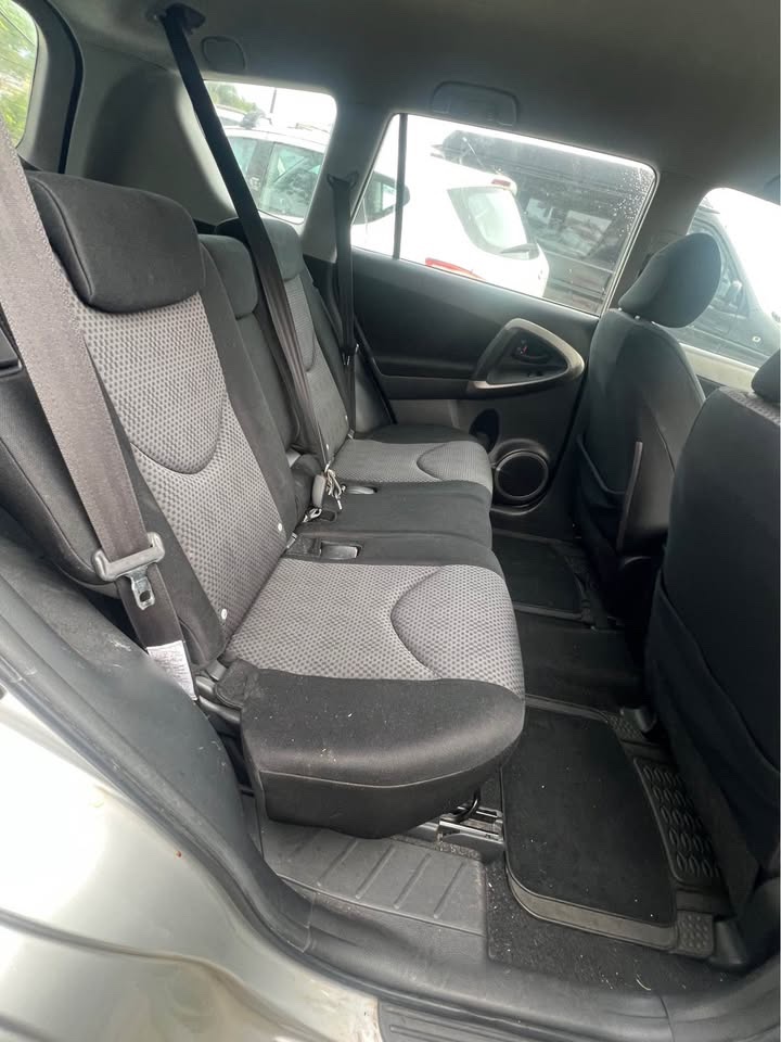 2007 Toyota RAV4 photo 6