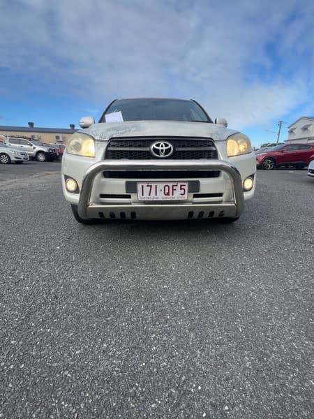 2012 Toyota RAV4 Cruiser photo 4