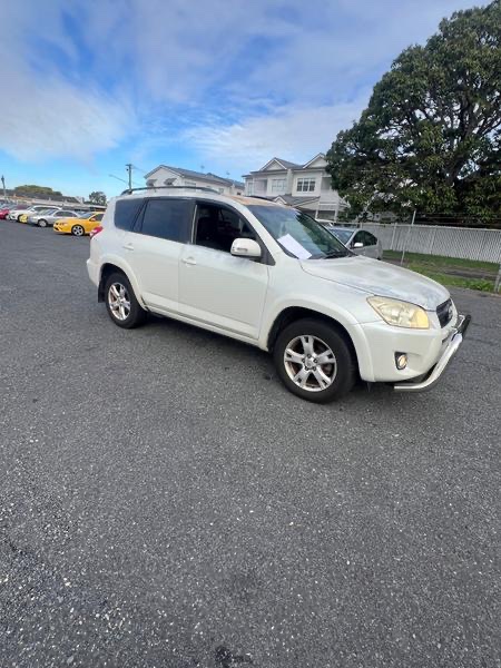 2012 Toyota RAV4 Cruiser photo 5