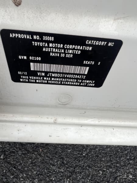 2012 Toyota RAV4 Cruiser photo 8