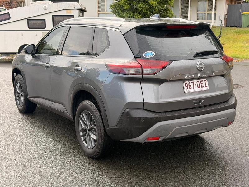 Nissan X-Trail ST photo 2