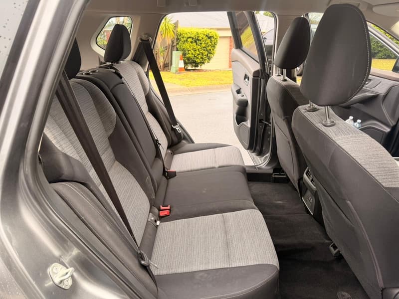 Nissan X-Trail ST photo 3