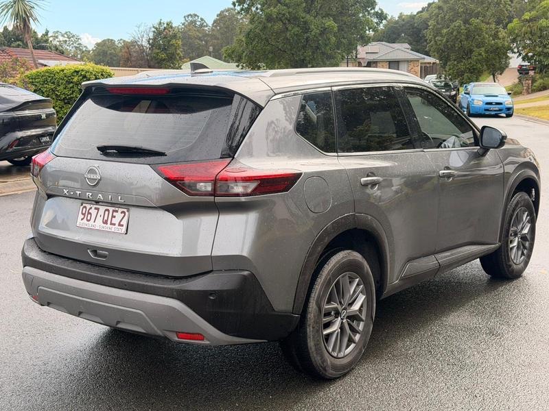 Nissan X-Trail ST photo 4
