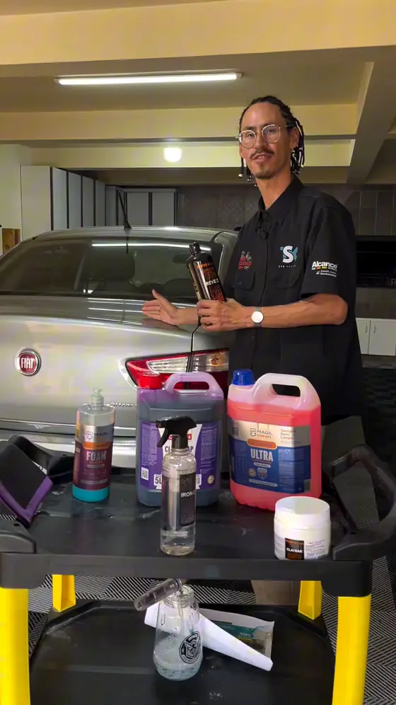 Bancada montada com os produtos de descontaminação