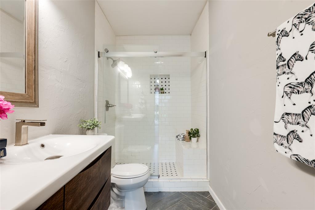832 NW 35th St — photo 33