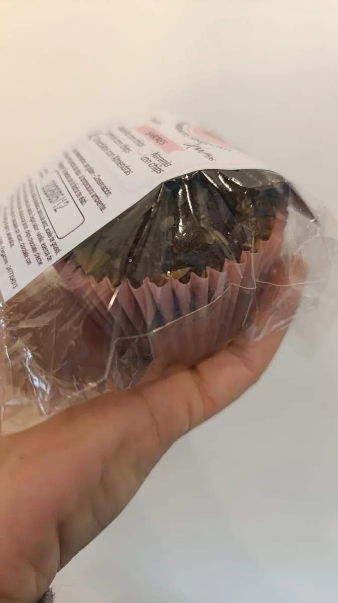 MUFFIN CHOCOLATE Y ALMENDRAS · VEÑOCA — Brota Almacén Natural Pergamino