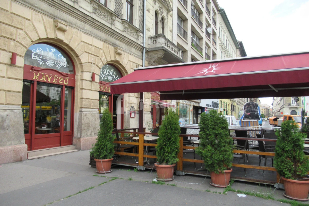 Kristály Cukrászda