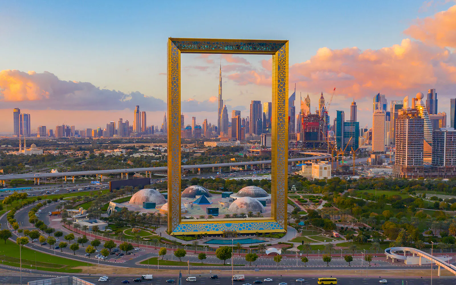 DUBAI FRAME