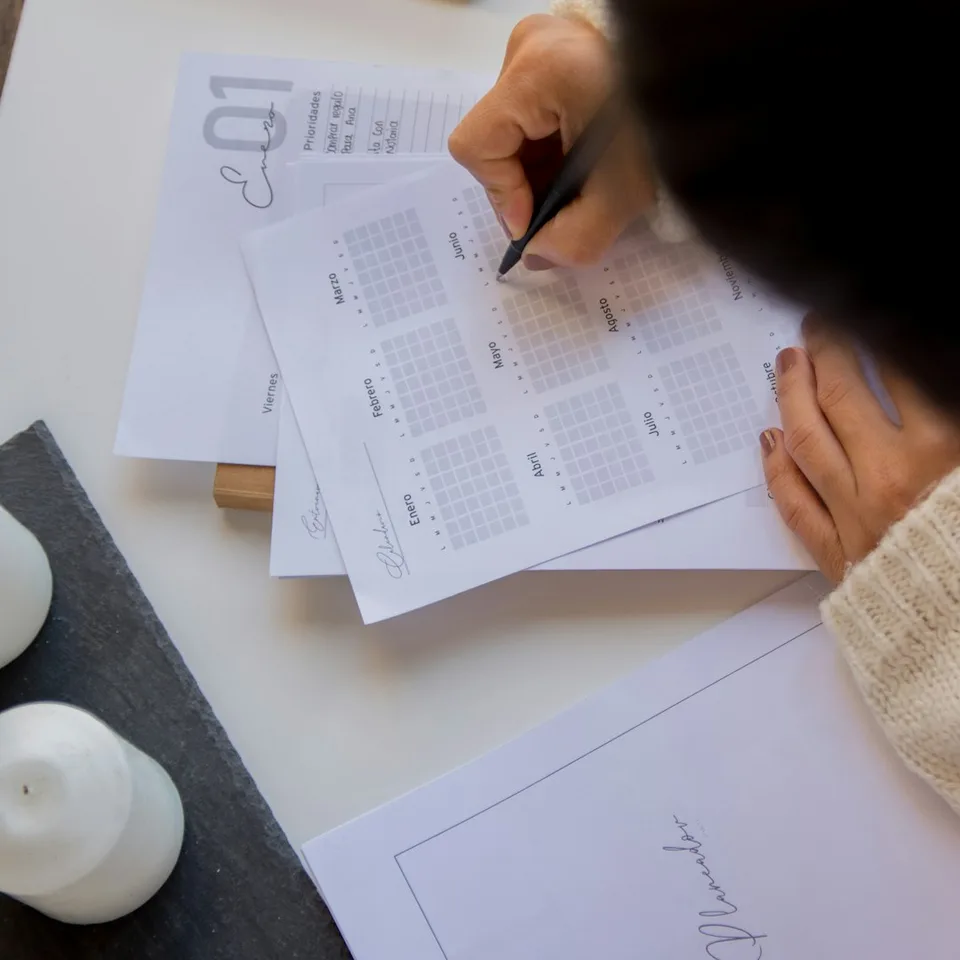 Illustration of budgeting with a credit card, calendar, and charts