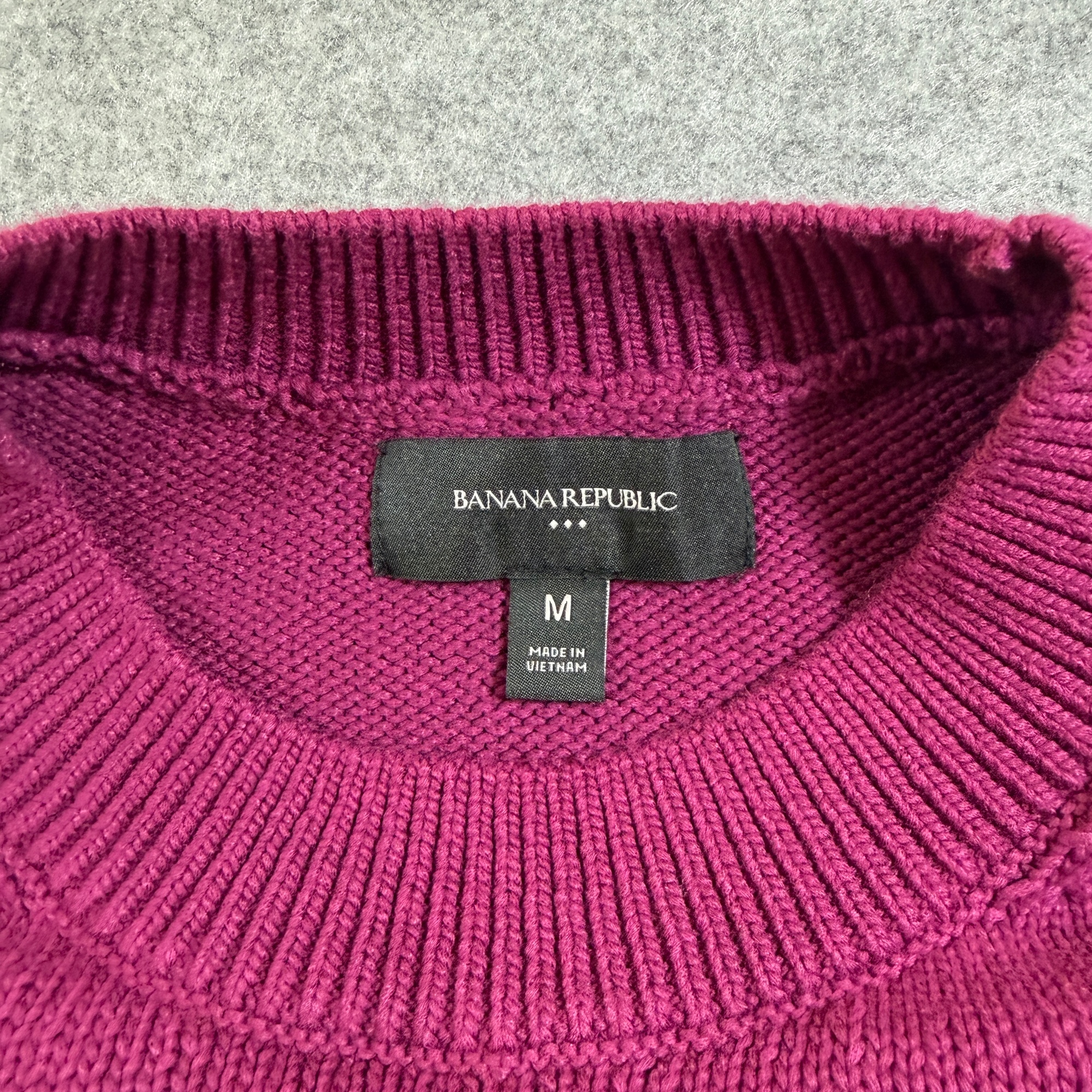 Banana Republic SS Sweater Womens M Magenta Berry Cropped Boxy Crew Neck Cotton thumbnail 3