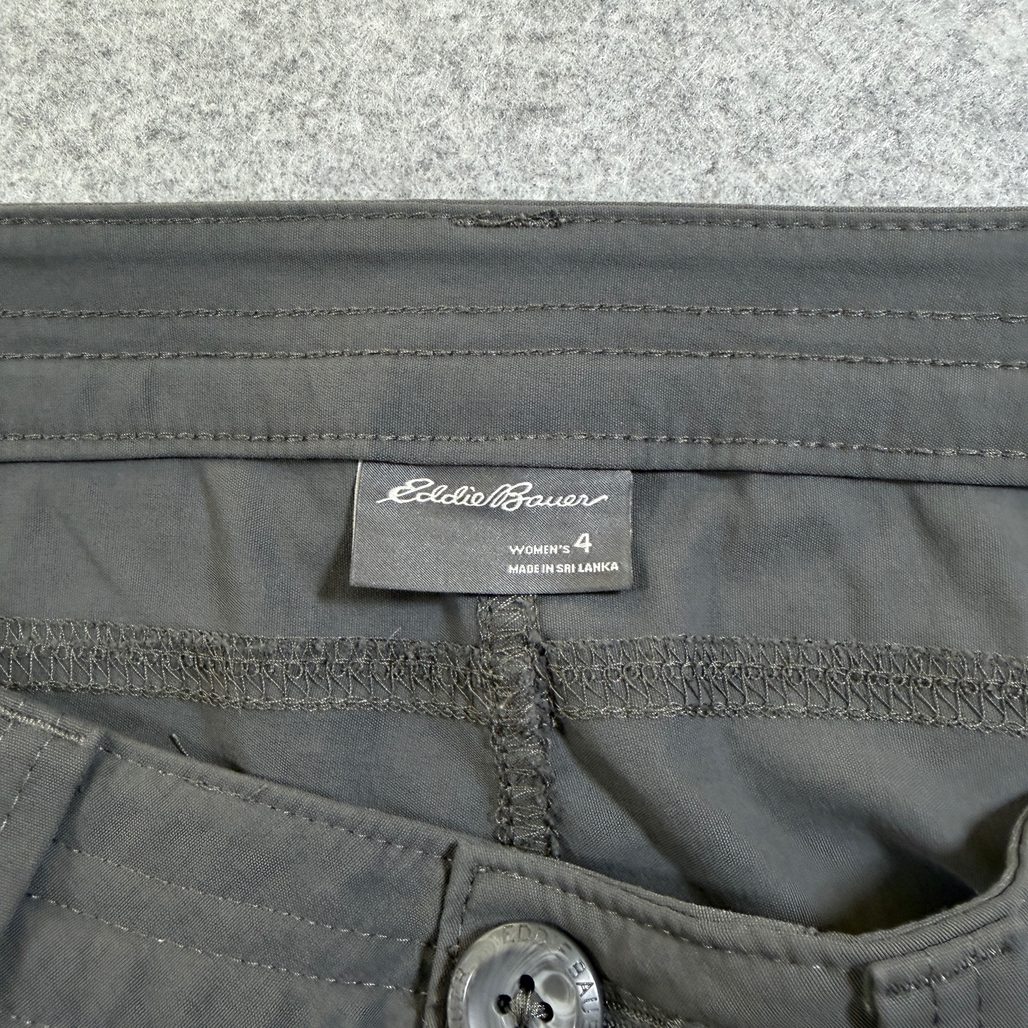 Eddie Bauer Cargo Shorts Womens 4 Gray Zippered Pocket Nylon Spandex Relaxed Fit thumbnail 4