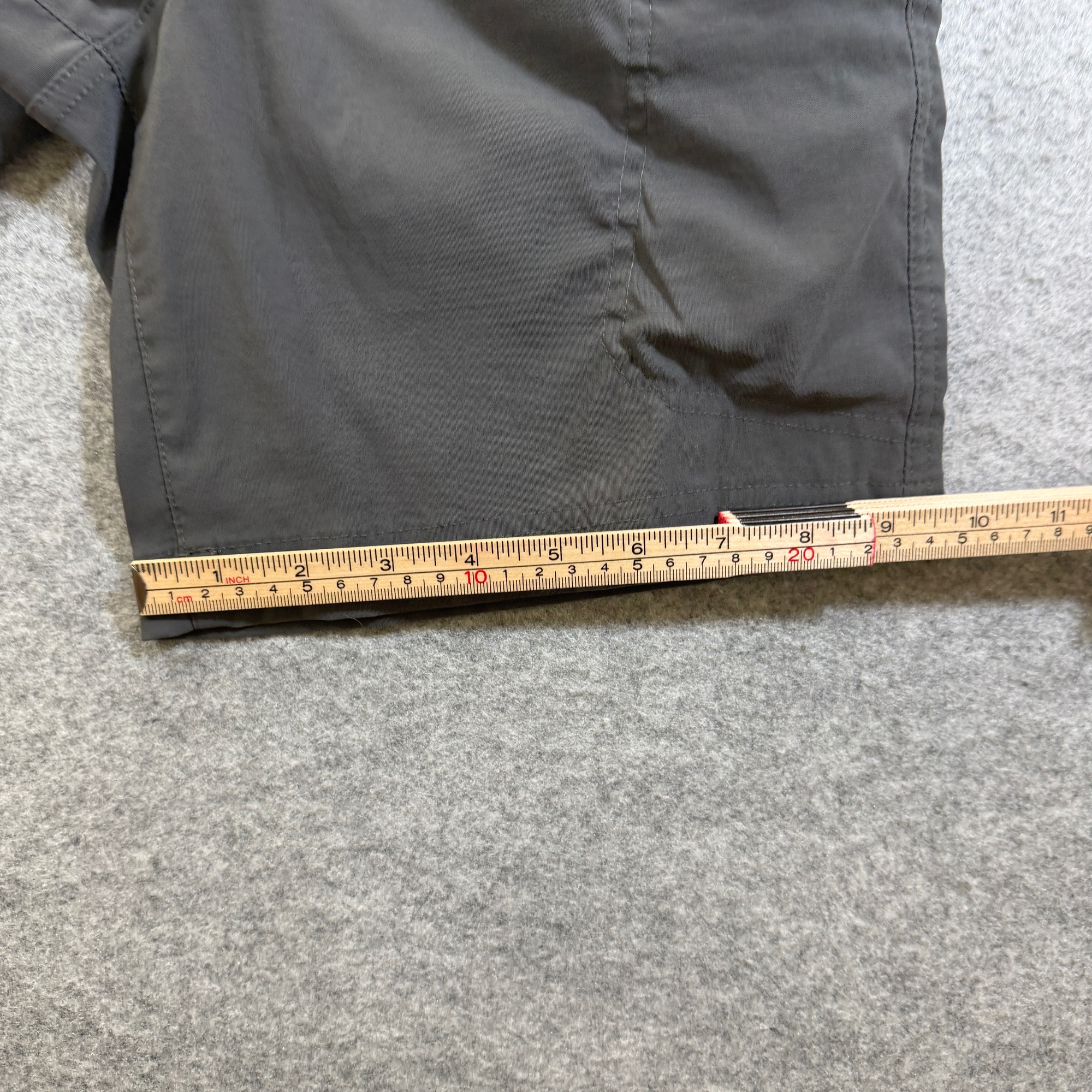Eddie Bauer Cargo Shorts Womens 4 Gray Zippered Pocket Nylon Spandex Relaxed Fit thumbnail 8