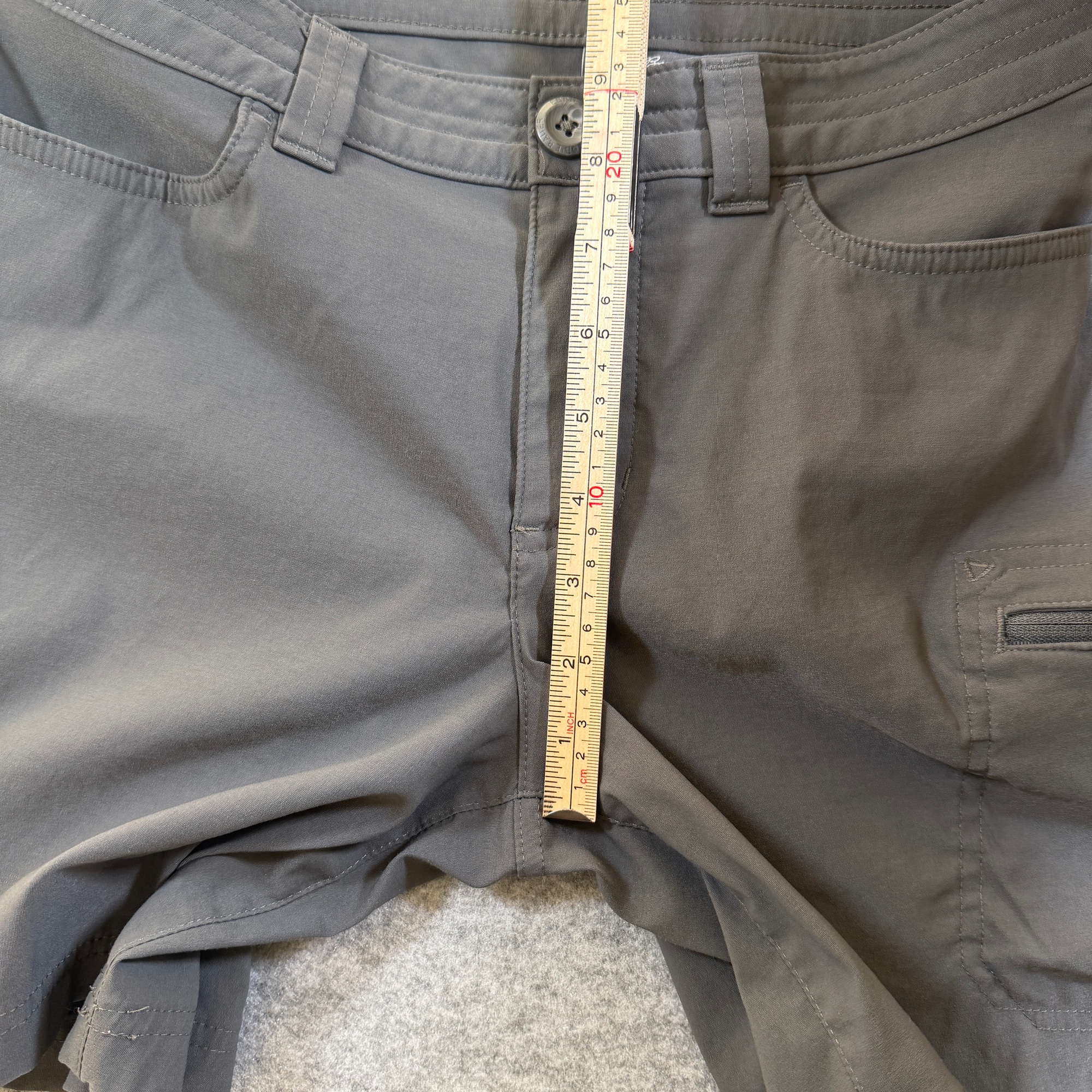 Eddie Bauer Cargo Shorts Womens 4 Gray Zippered Pocket Nylon Spandex Relaxed Fit thumbnail 10