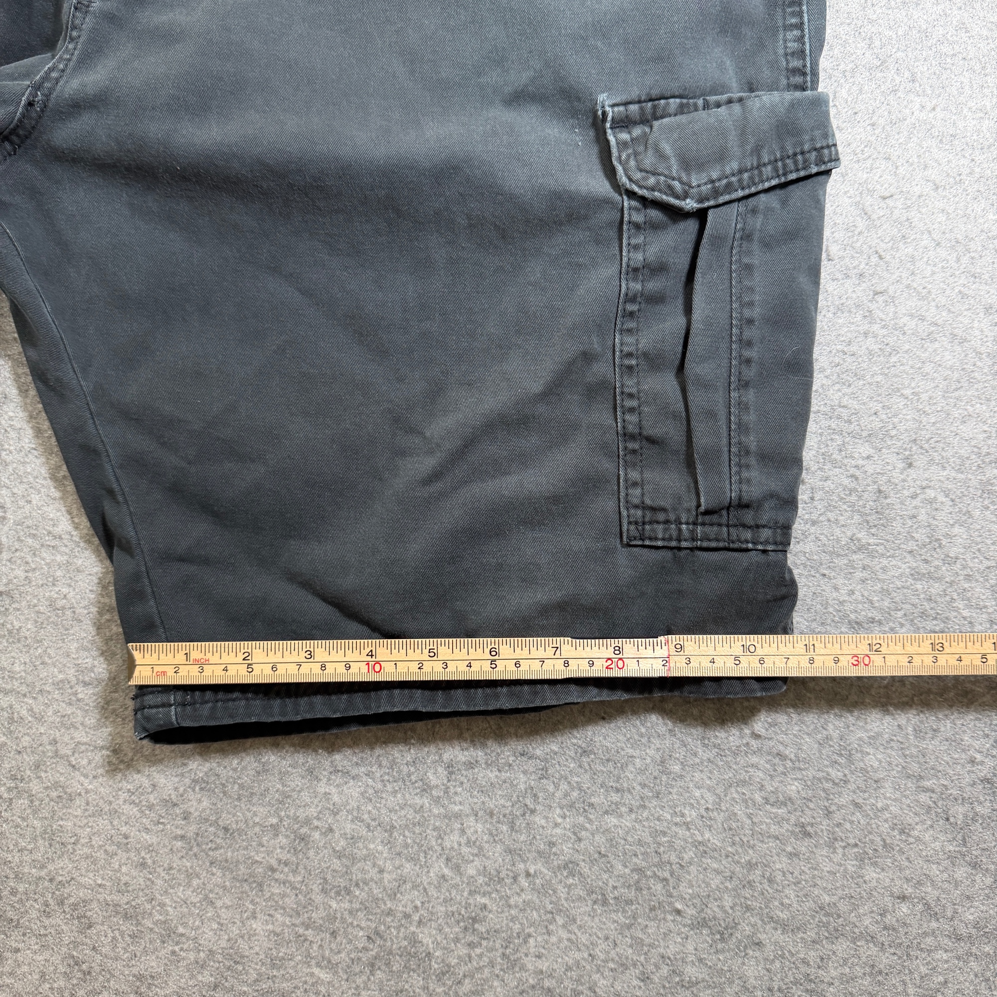 Wrangler Cargo Shorts Mens 38 Black Cotton Flap Pockets Belt Loops Relaxed Fit thumbnail 6