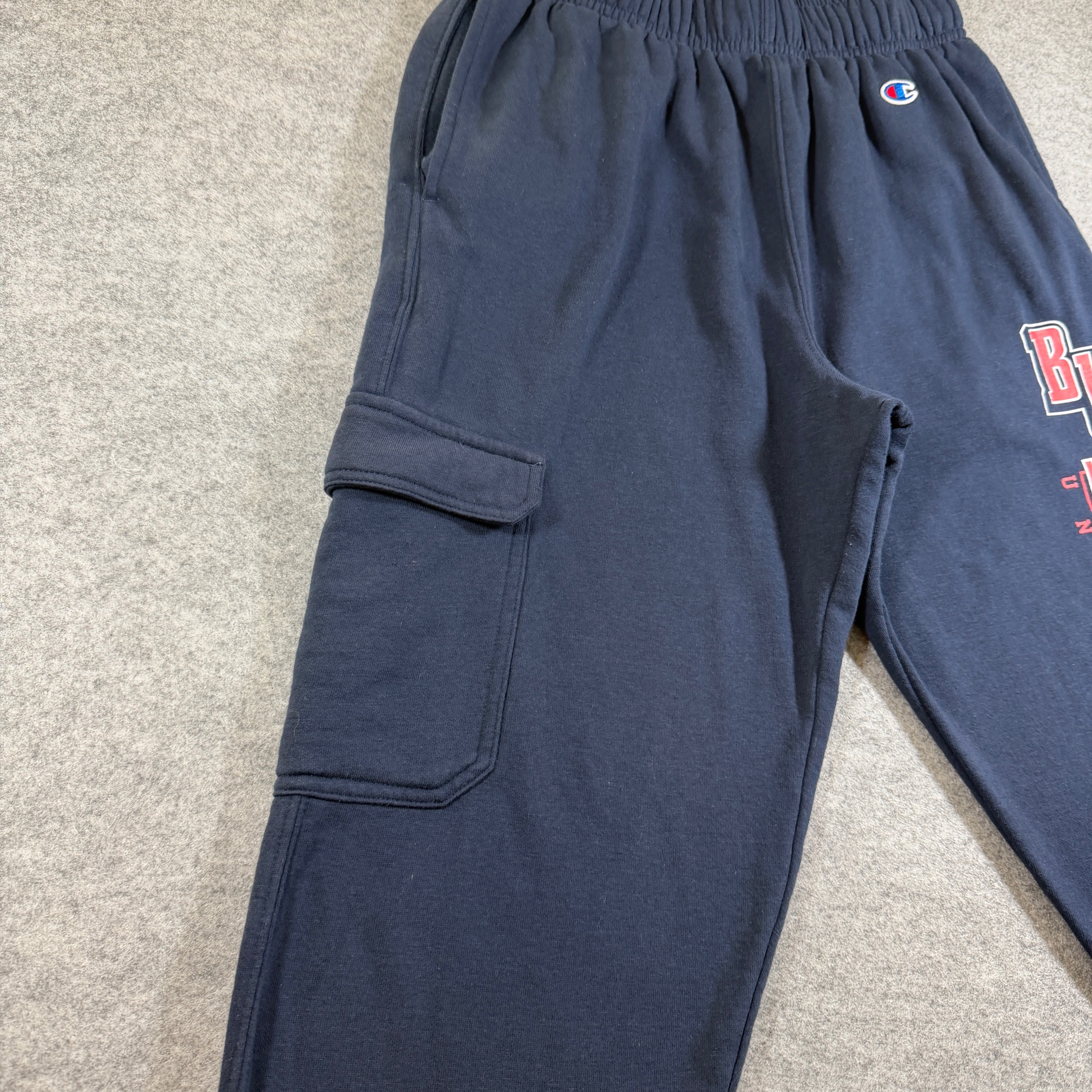 Champion Belmont Bruins Joggers Mens M Navy Heavyweight Cargo Pocket NCAA Cuffed thumbnail 11
