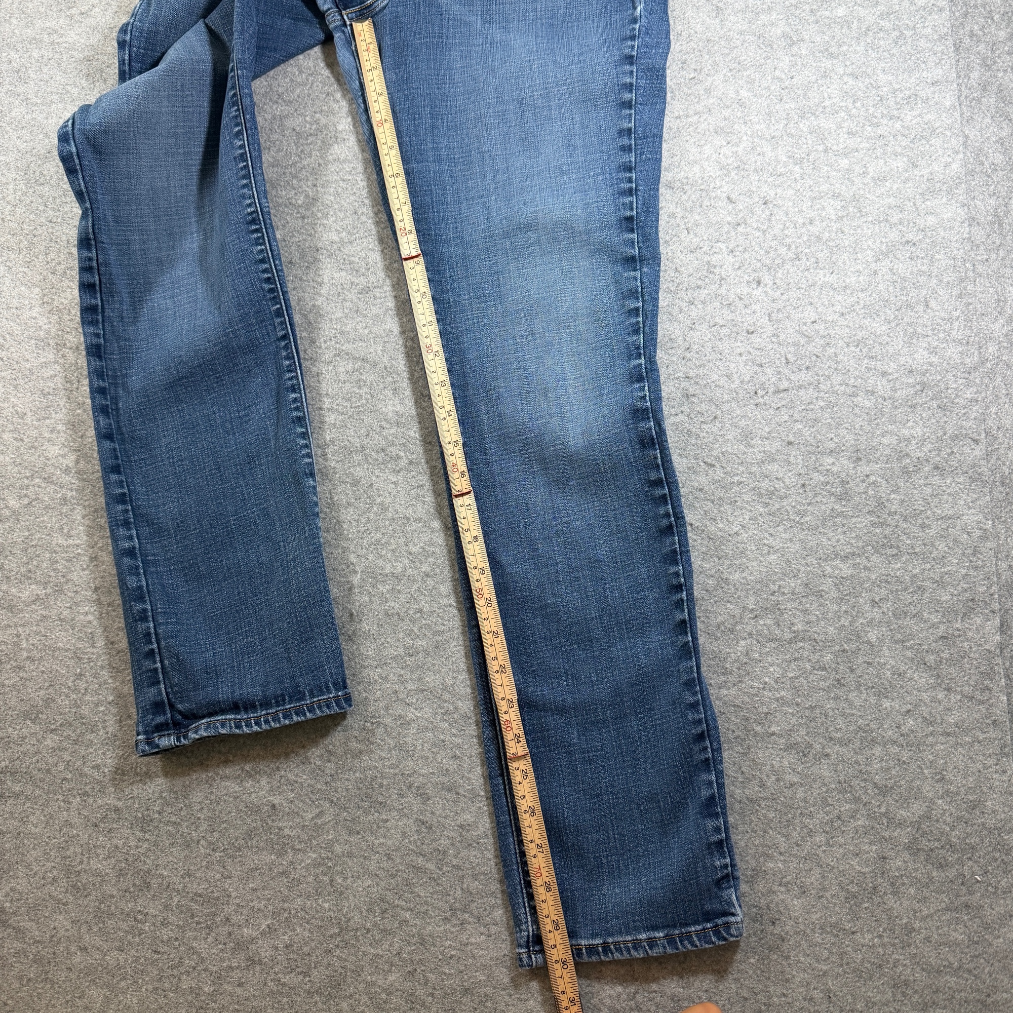 Levi's Mid Rise Skinny Jeans Womens 12 Medium Blue Wash Stretch Denim thumbnail 7